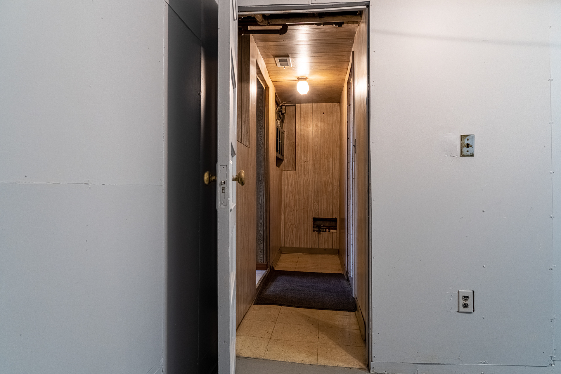 basement end