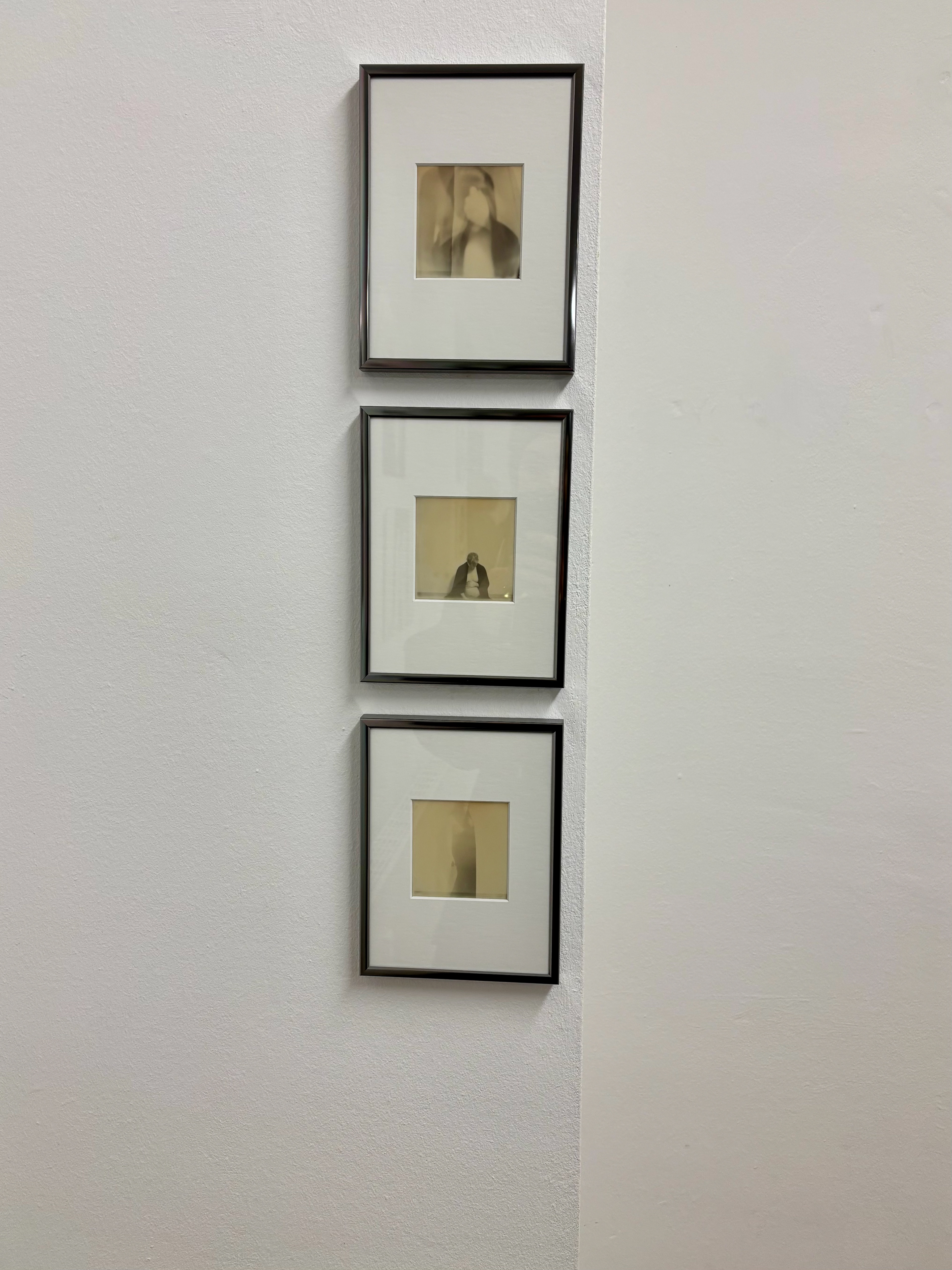 Ausstellungsansicht: Femininology, Galerie Hollerei