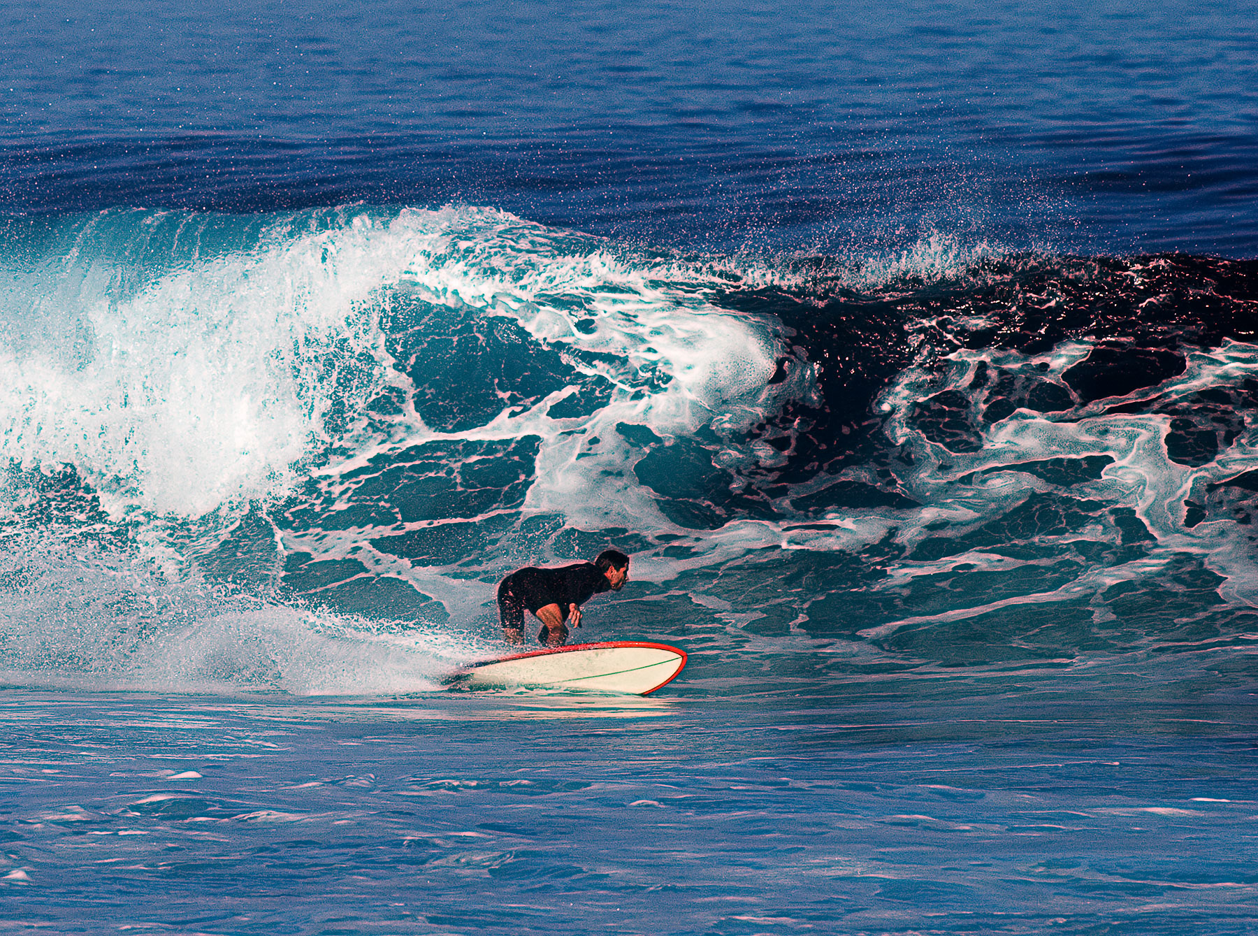 Joel Tudor bottom turn at Pipe