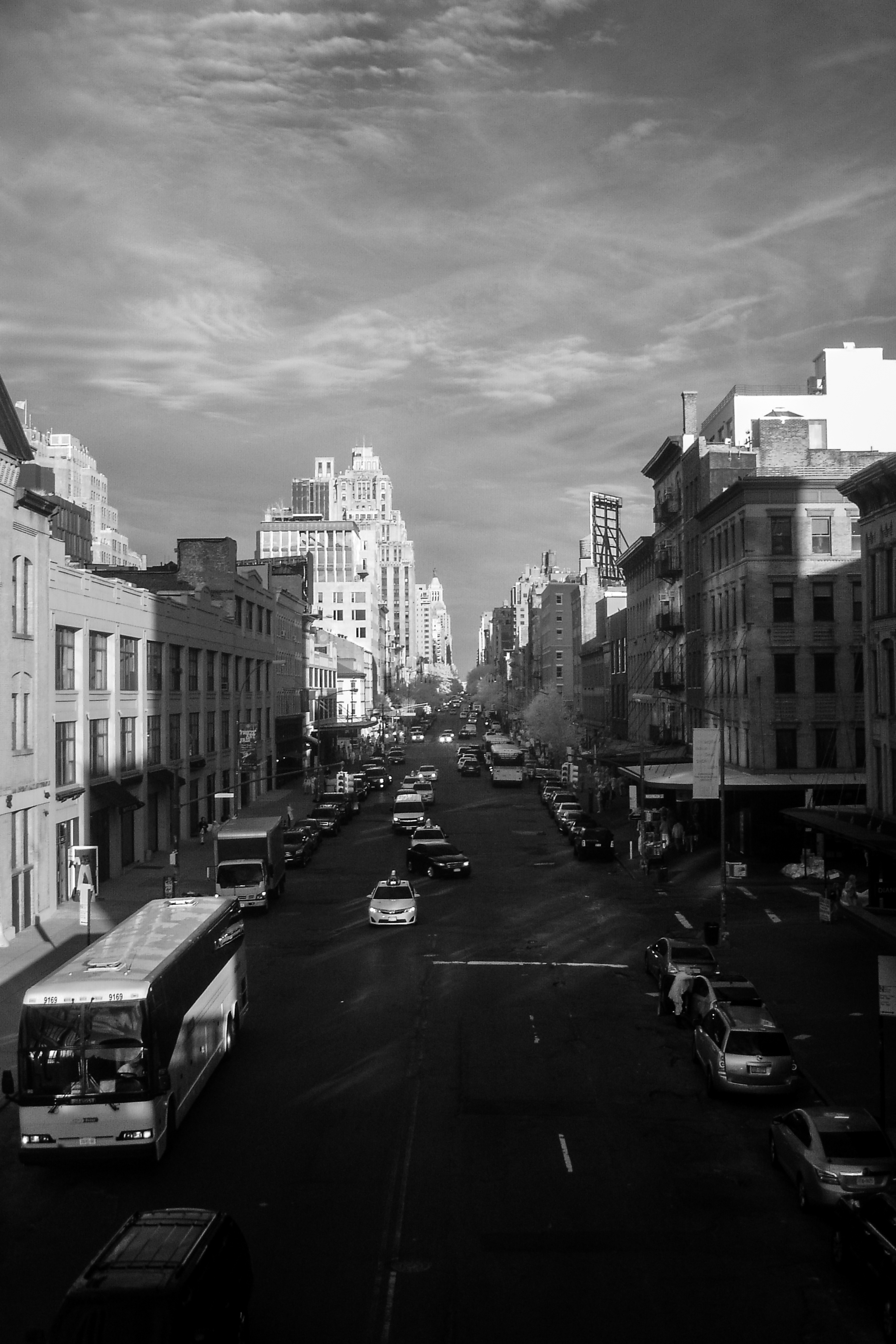 W 14th St