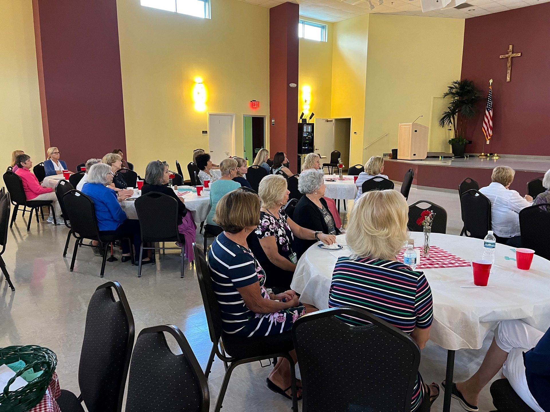 WOMEN'S CLUB MEETING