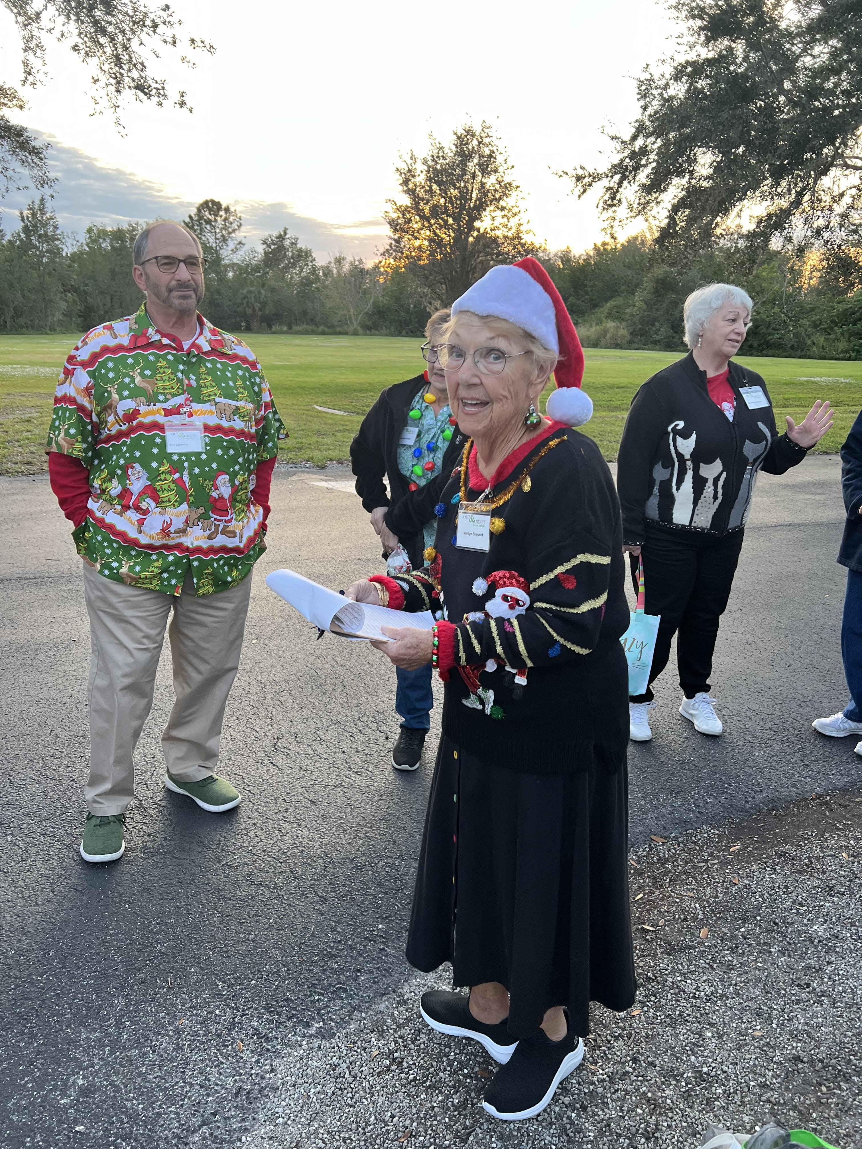 2022-12-18 OUT & ABOUT CHRISTMAS LIGHT TROLLEY