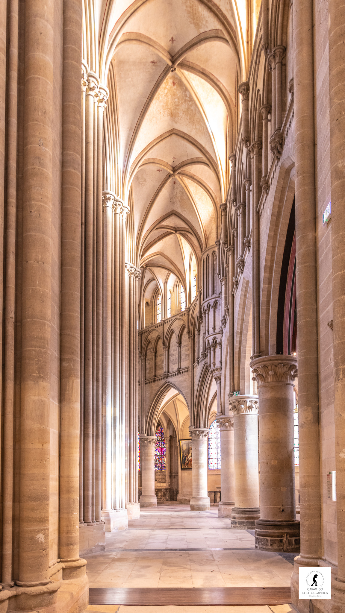 Déambulatoire sud de la cathédrale de Coutances.