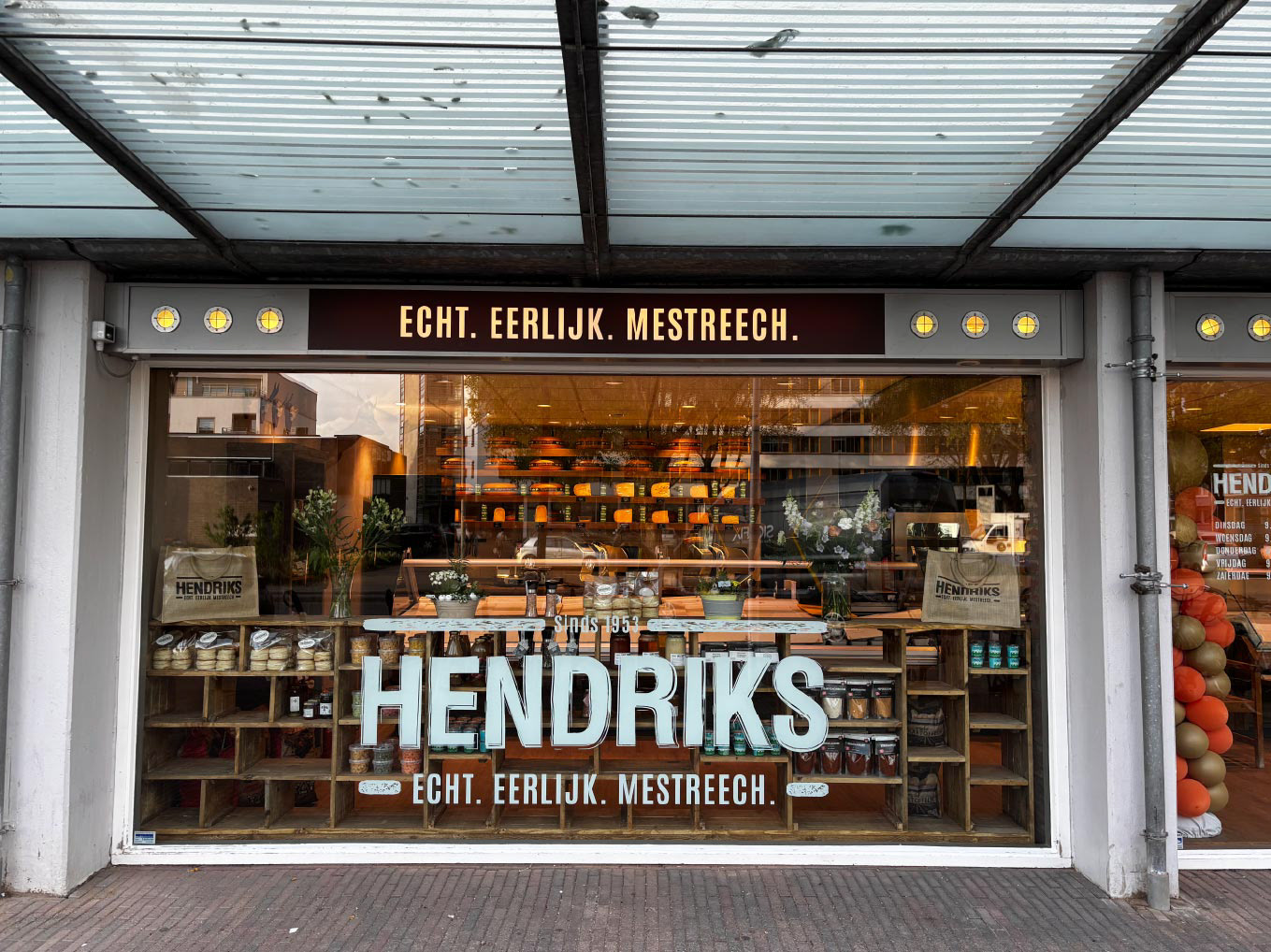raam en lichtbak belettering - Hendriks
