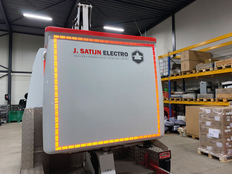 J satijn electro met reflectie rand