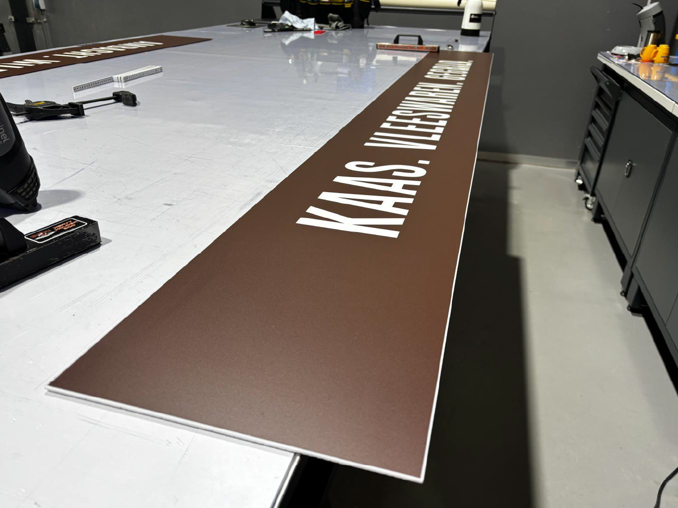 lichtbak plaat belettering