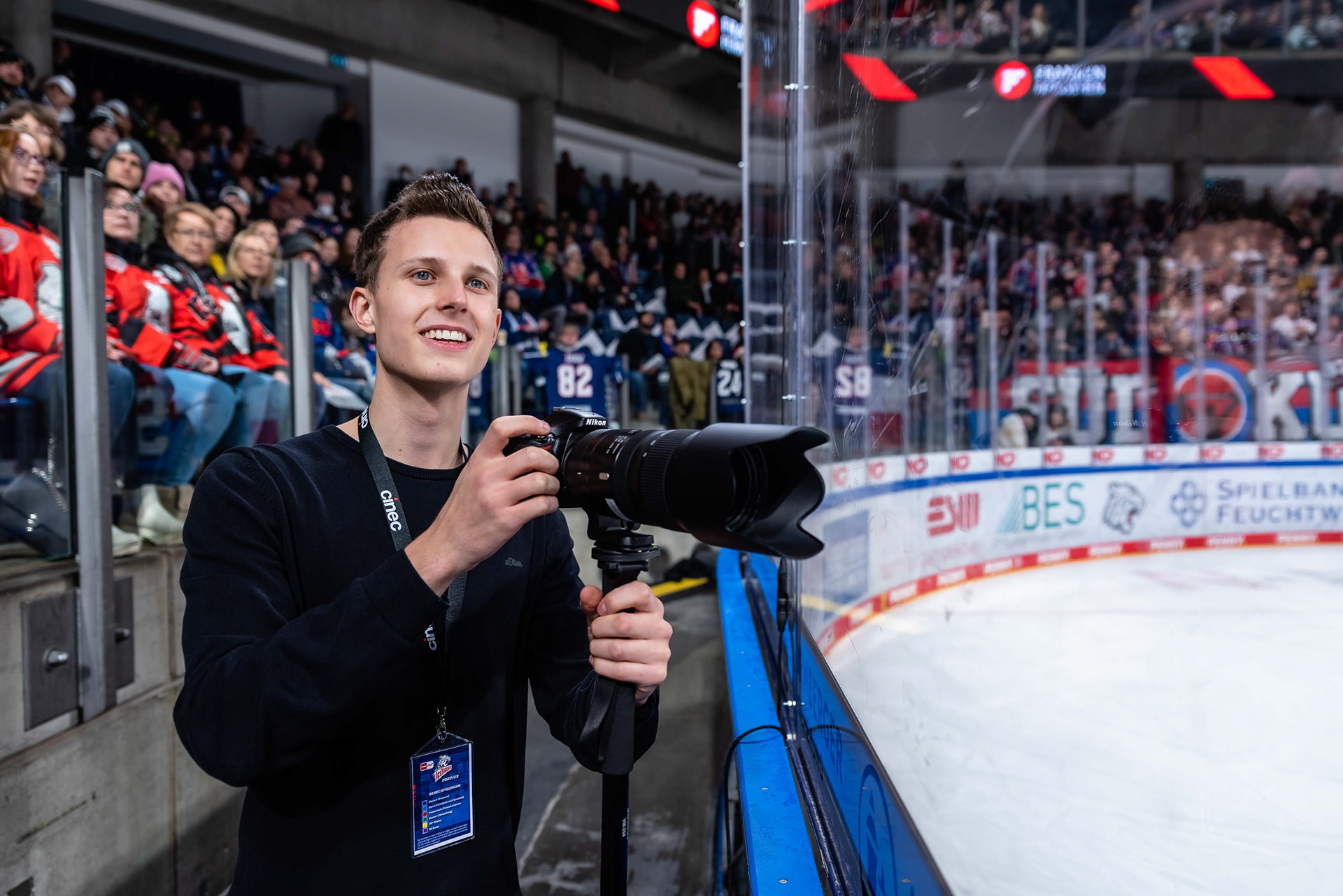 Eishockey-Action in der ARENA NÜRNBERGER Versicherung