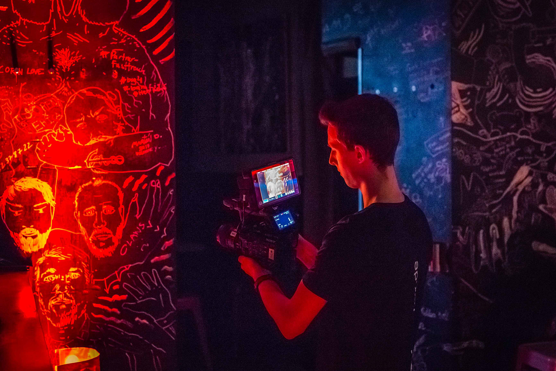 Musikvideo-Dreh – Kunstvolle Lichtspiele im Fokus