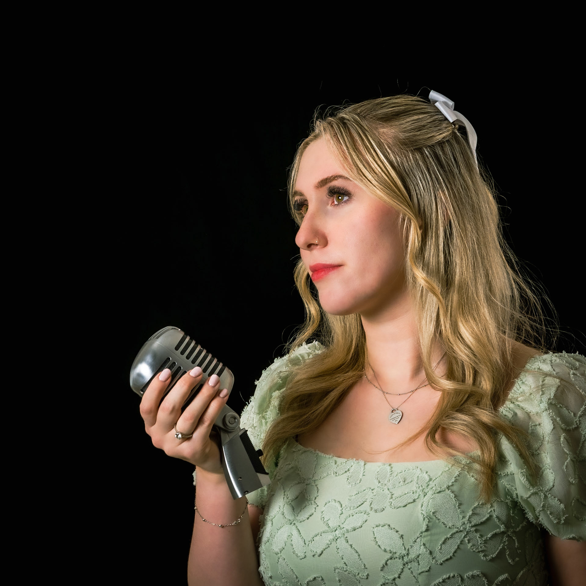 A portrait of singer Anna Coote