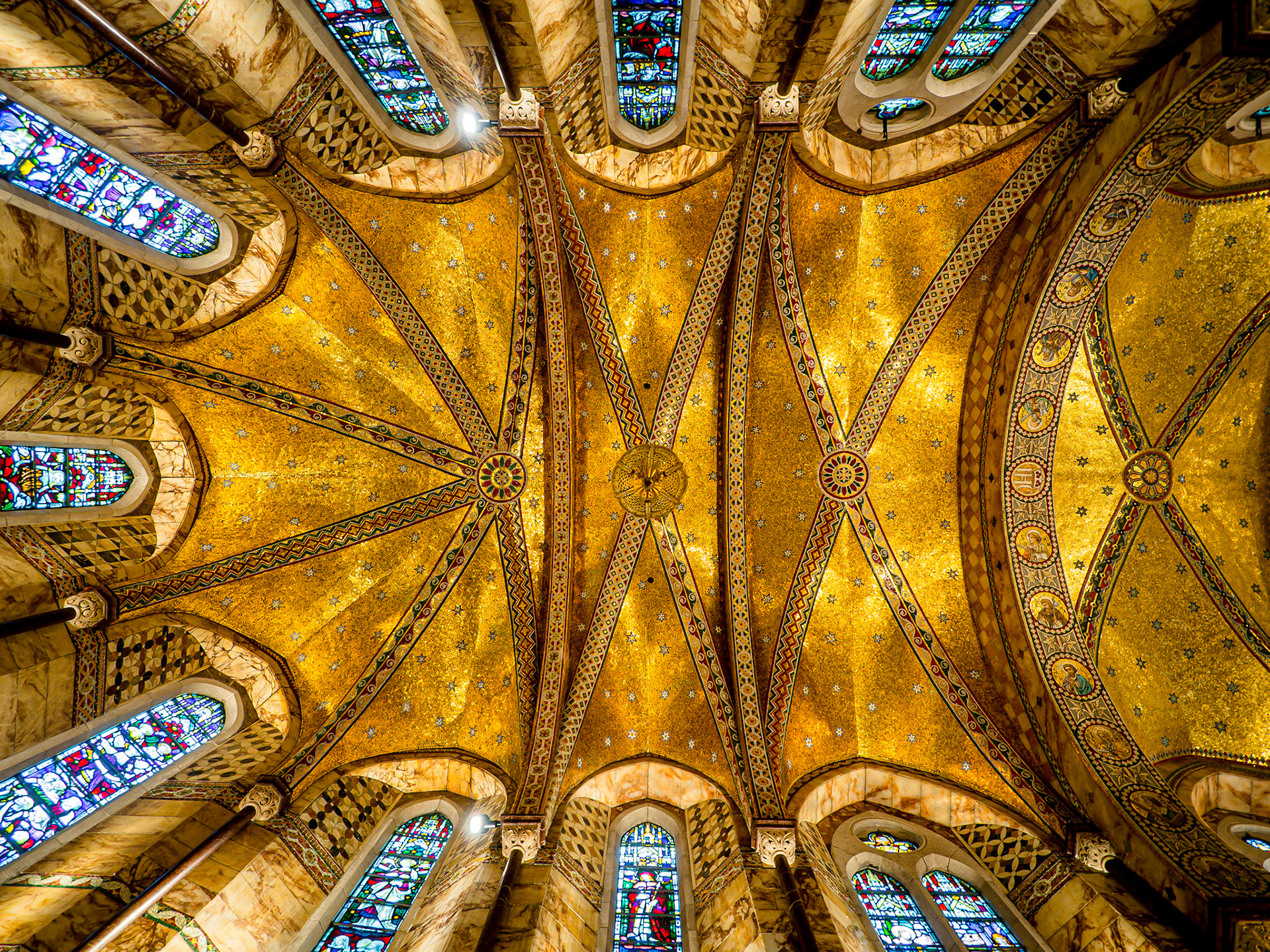 The stunning arched ceiling of the beautifully-restored Fiztrovia Chapel in Central London