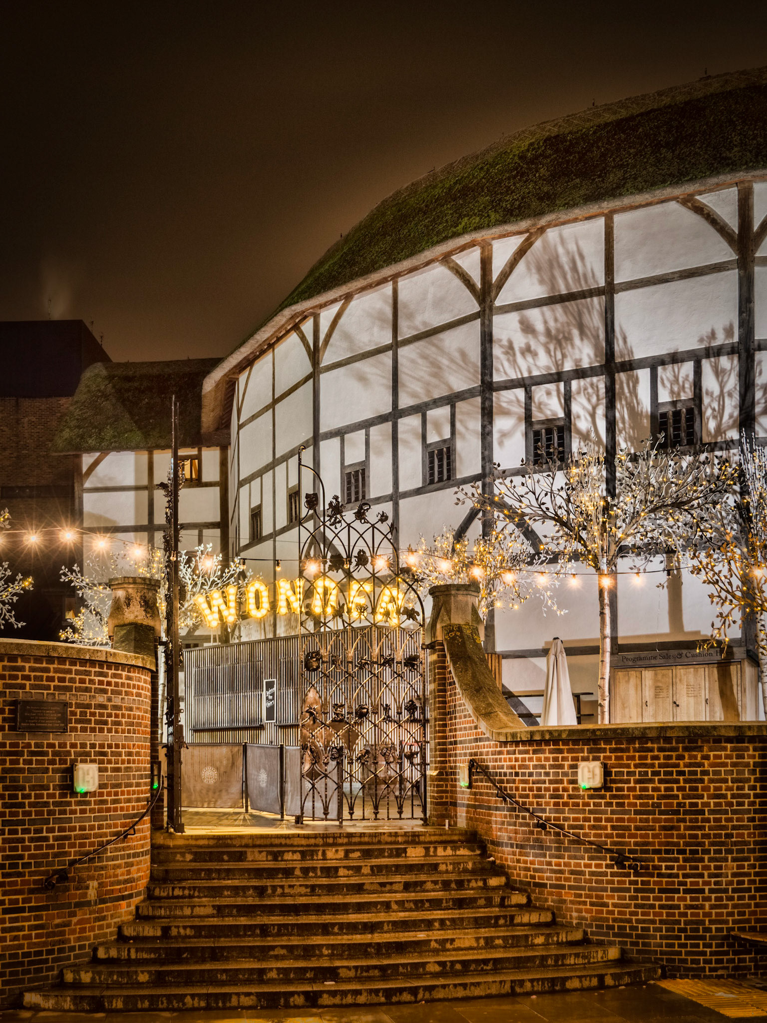 An evening of spell-binding entertainment is promised to audiences at Shakespeare's Globe Theatre in London