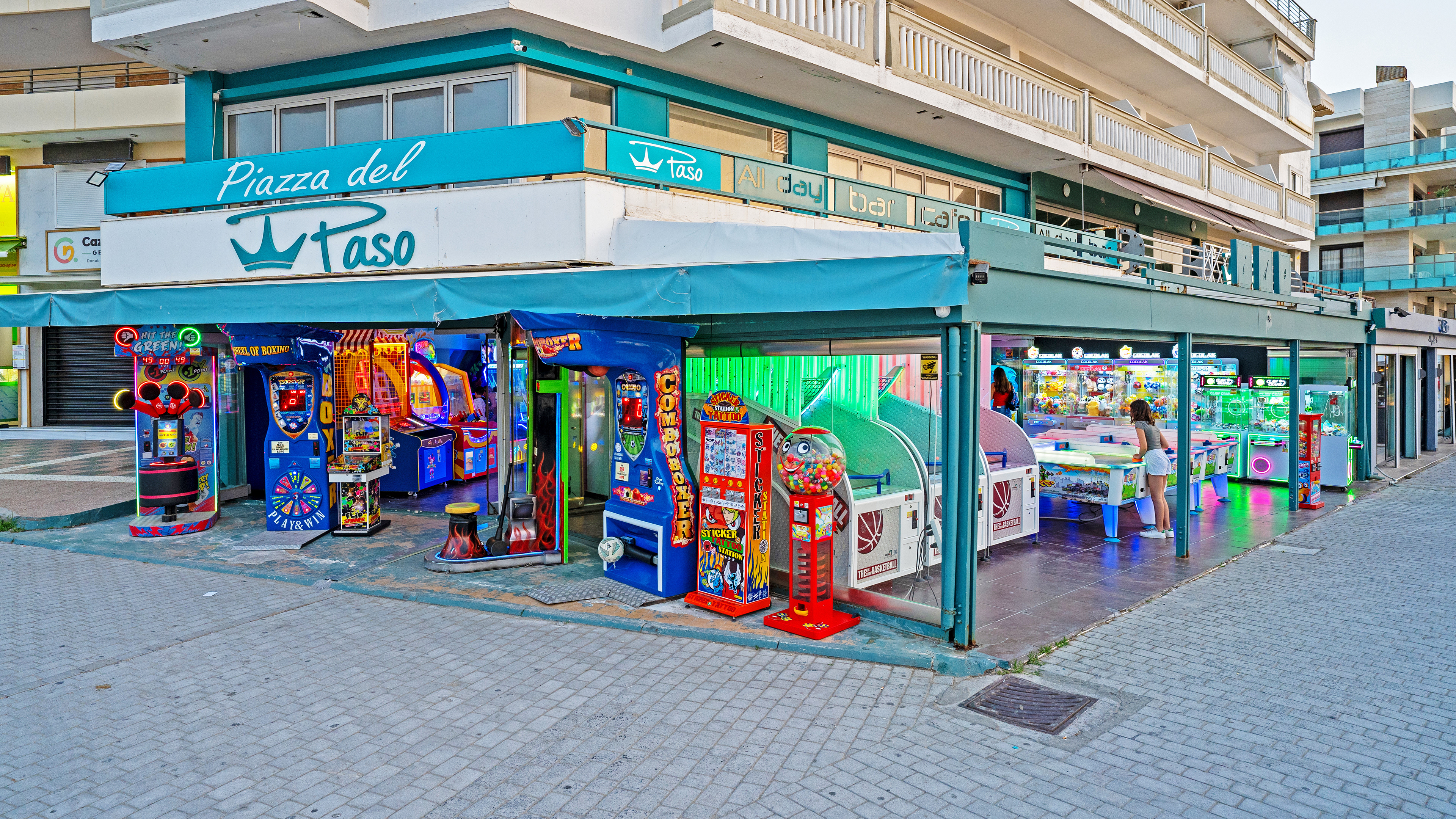 Paso - All Day Cafe-Bar