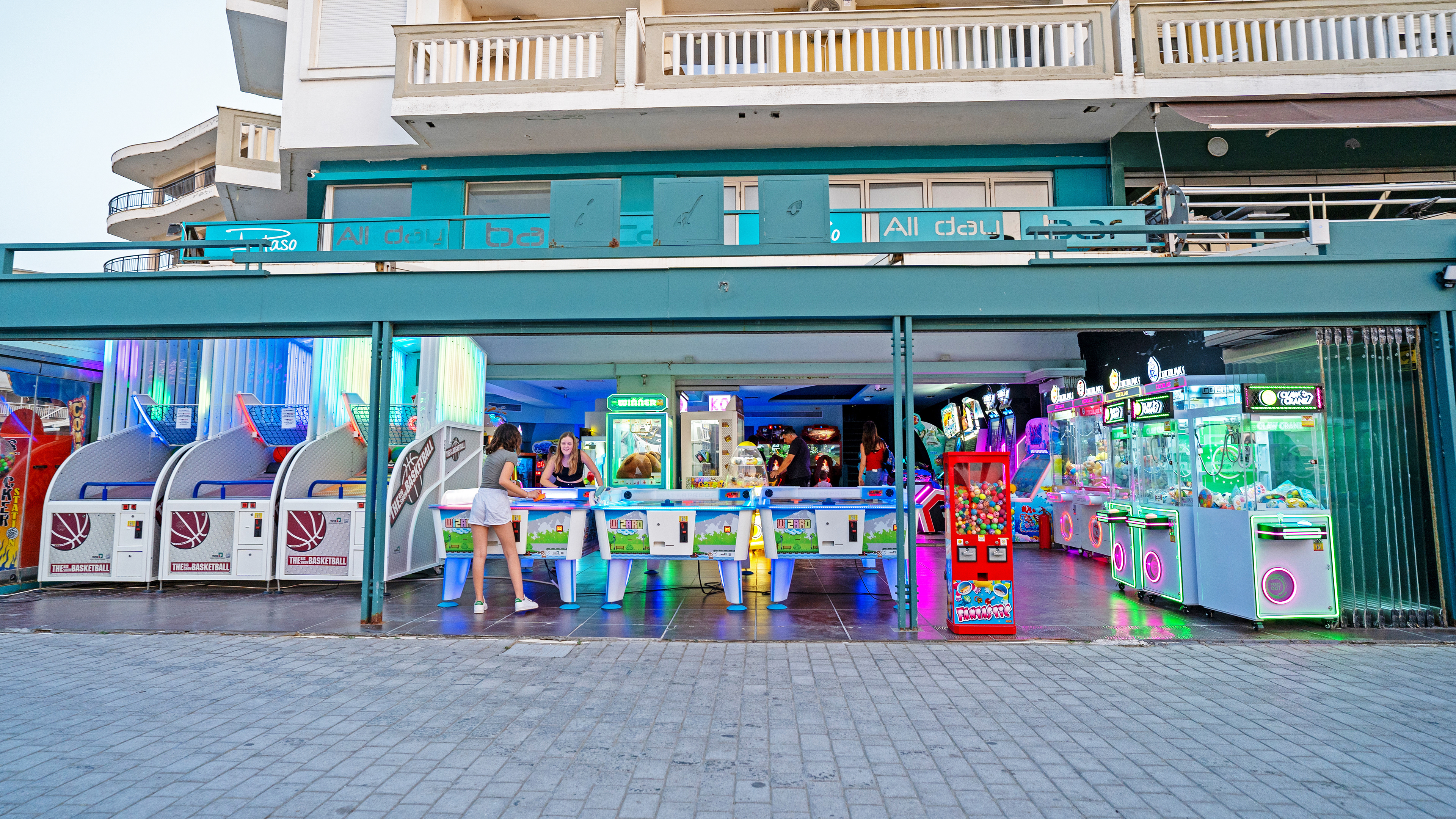 Paso - All Day Cafe-Bar