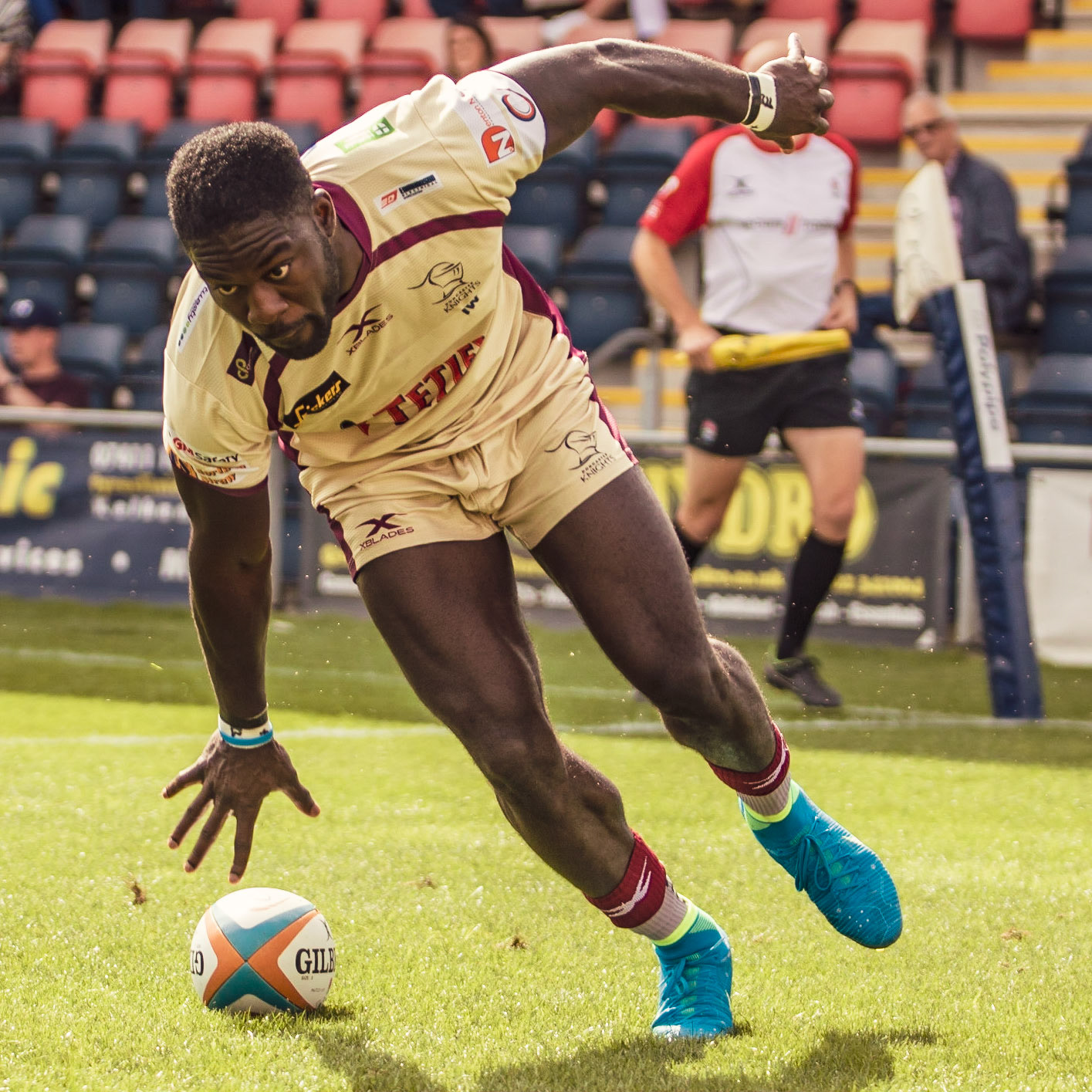 Doncaster Knights v Sale