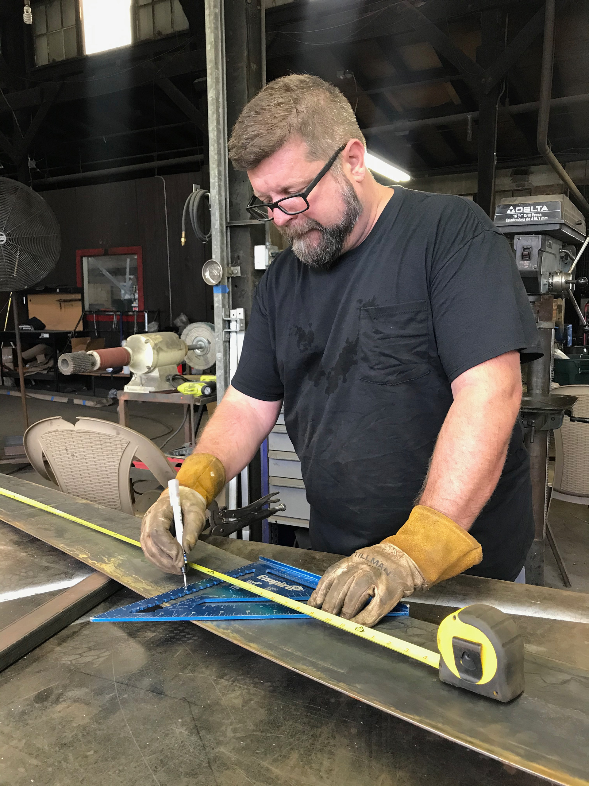 Spencer J Elliott Fabricating Snapshot Sculpture for ArtUniti Tami Moschioni and Nicola Parente