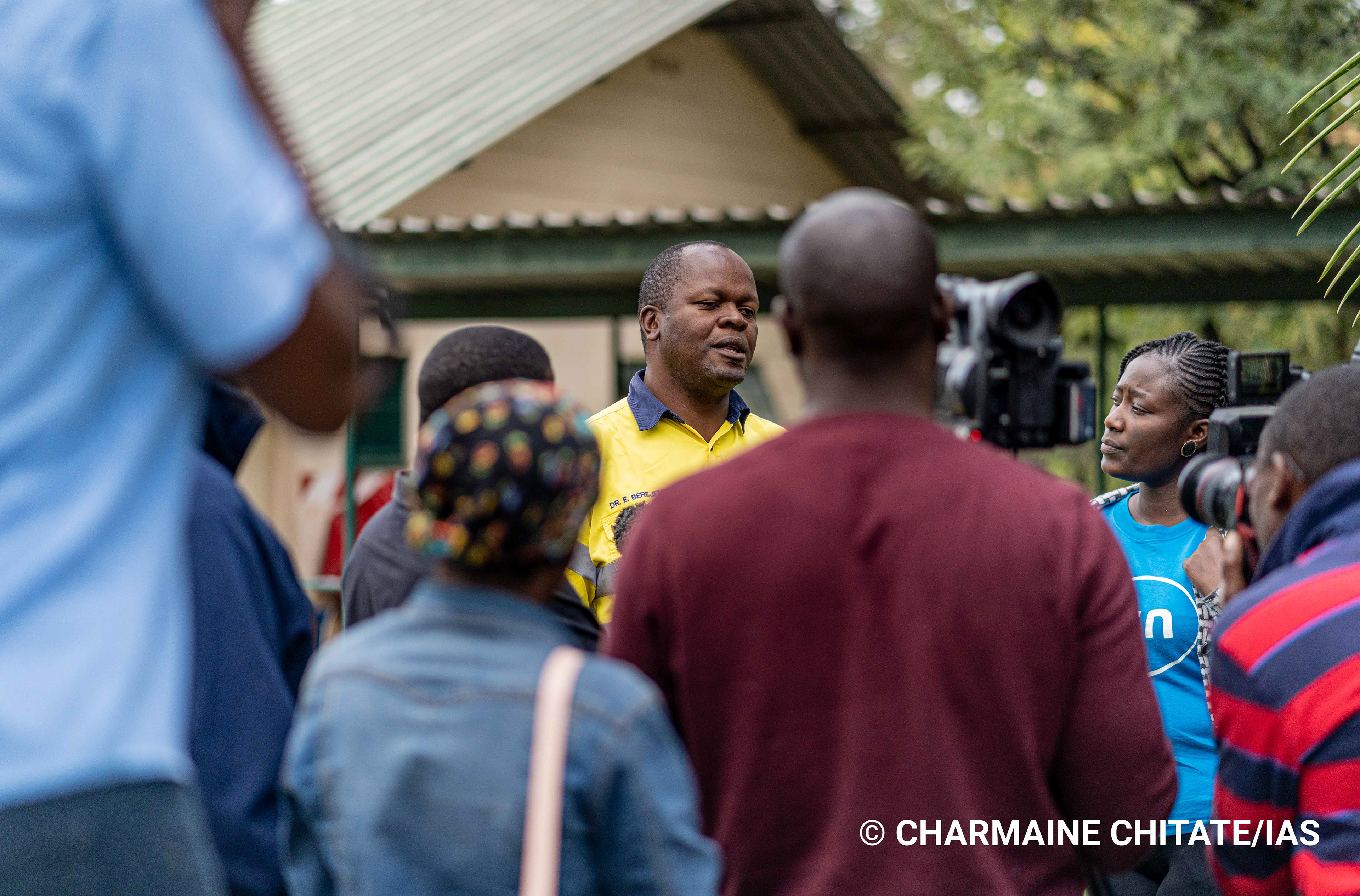 Dr. Edmond Berejena, a Medical Officer at ZIMPLATS, addresses questions from journalists at Ngezi Medical Clinic during a recent Media Tour organised by the International AIDS Society in collaboration with The Union office in Zimbabwe. (Photographer: Charmaine Chitate/IAS)