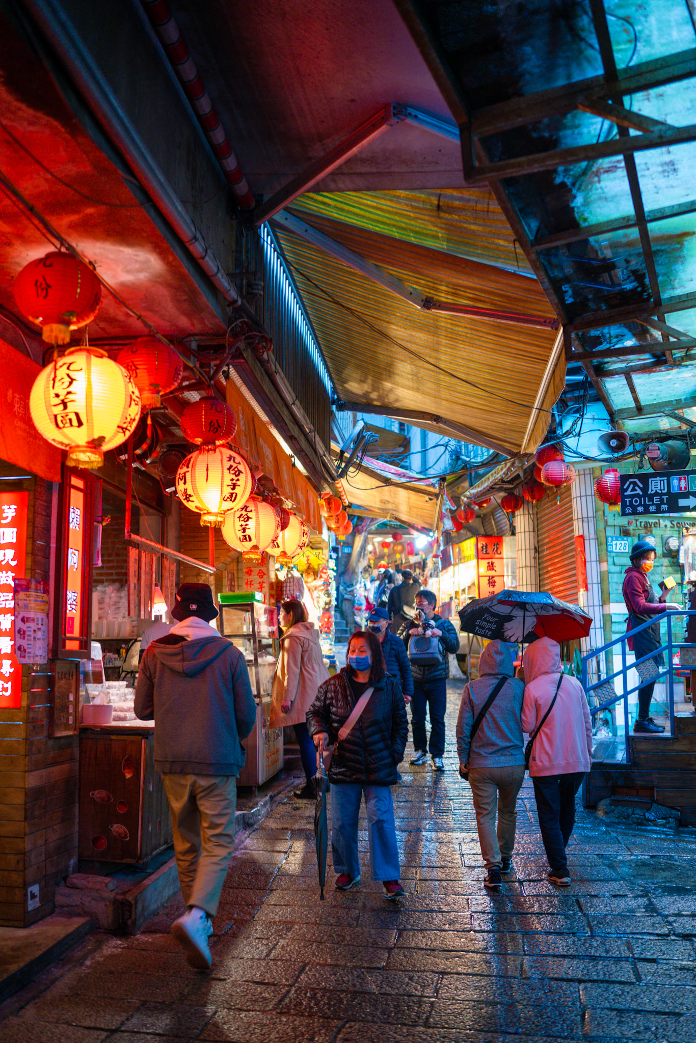 35mm | f/2.0  | 1/80s 