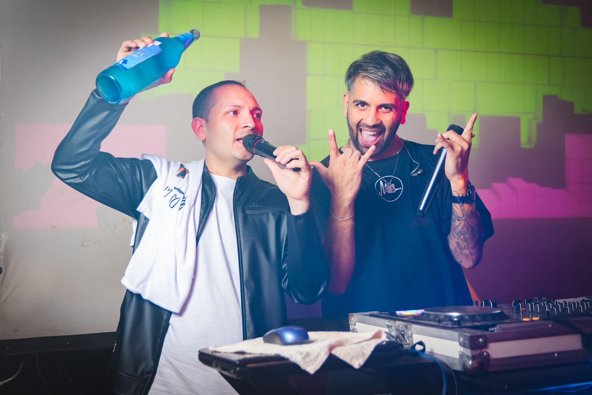 Momento de diversión junto al DJ