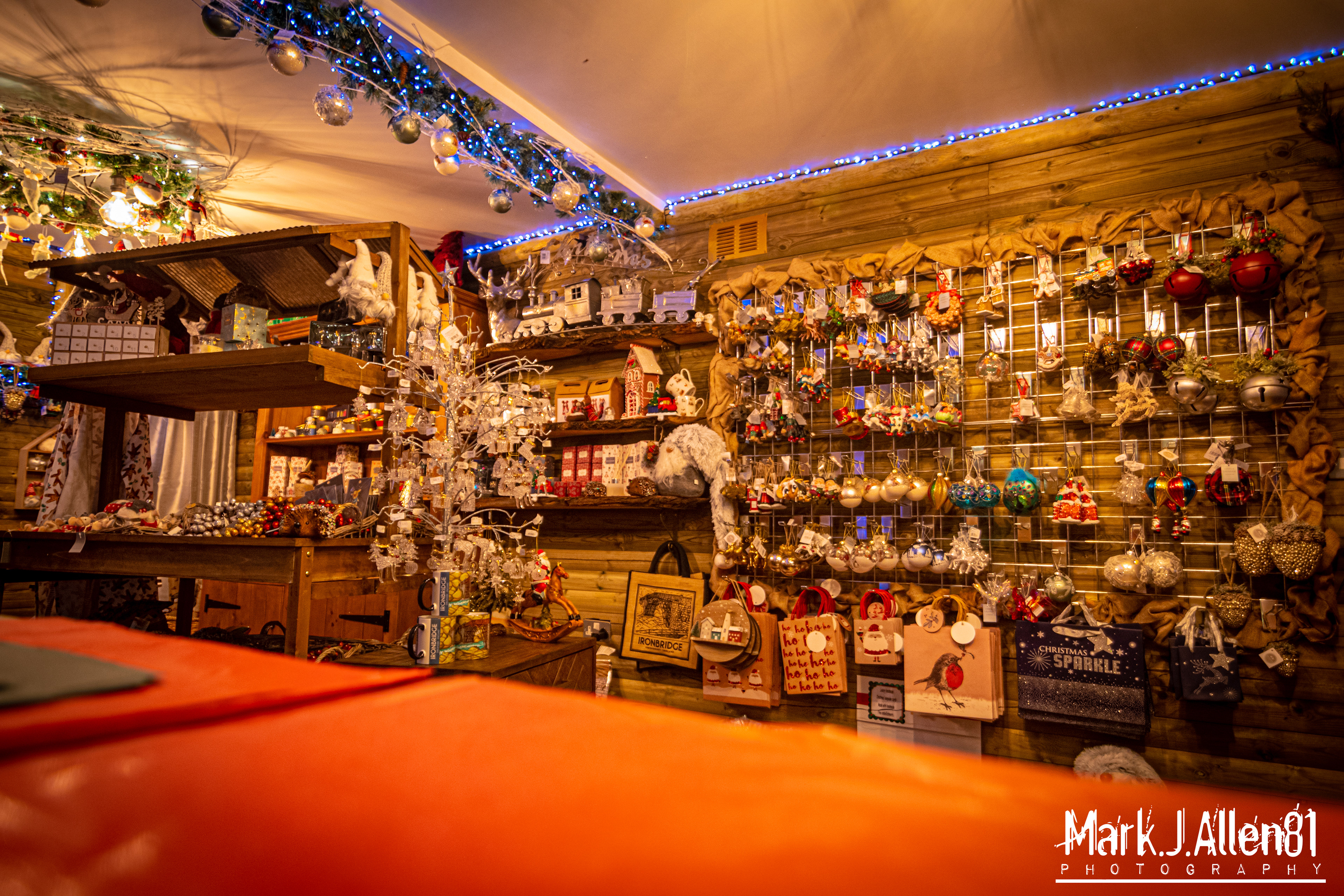 THE LITTLE CHRISTMAS SHOP - NATURAL/AVAILABLE LIGHTING
