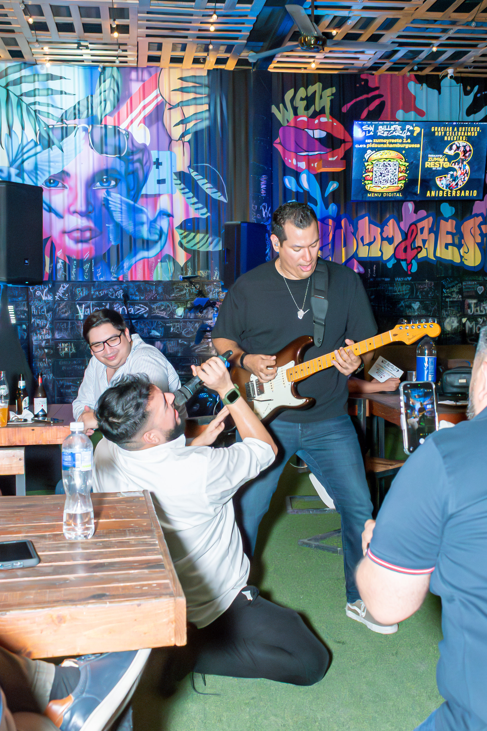 Tercer Aniversario, Restaurante Zumo & Resto
