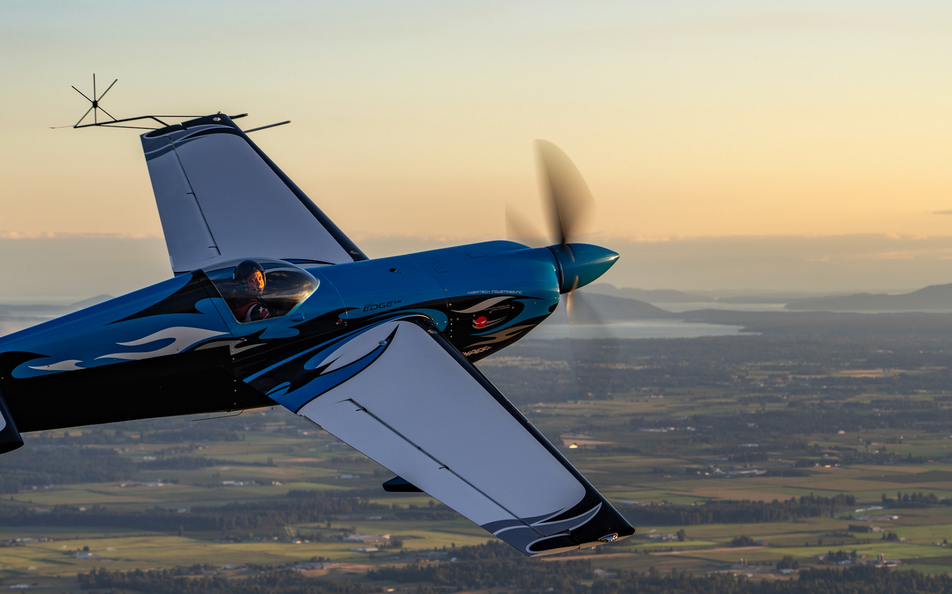 Flying with aerobatic performer Melissa Burns in her Edge 540