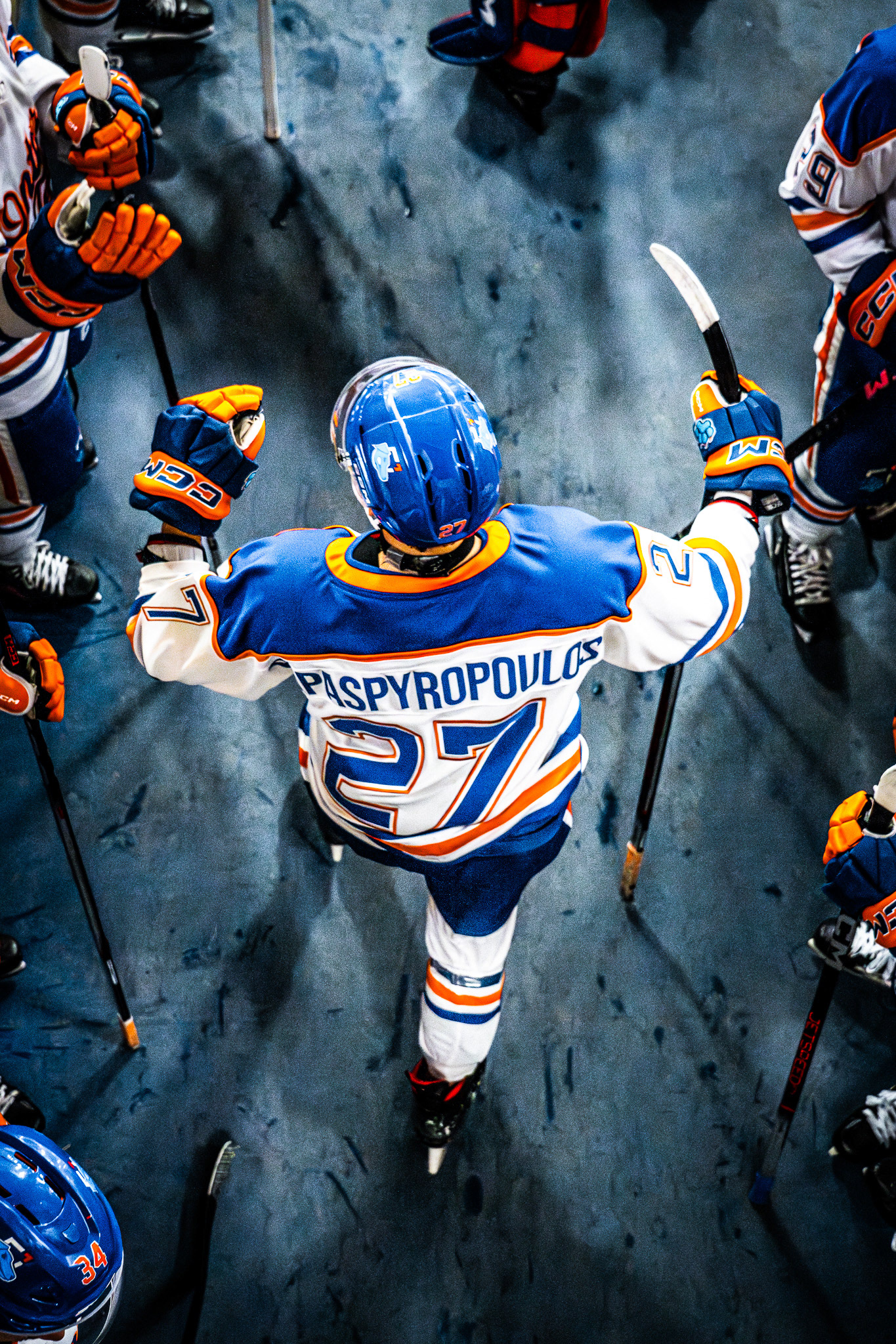 Ontario Tech Ridgebacks forward Alex Papaspyropoulos takes to the ice for the 3rd period vs the Queen's Gaels