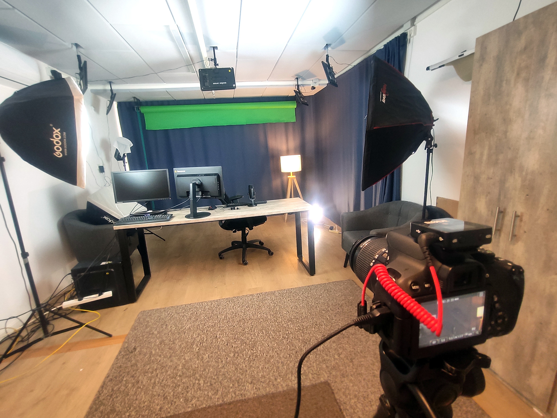 Live stream broadcast scenario