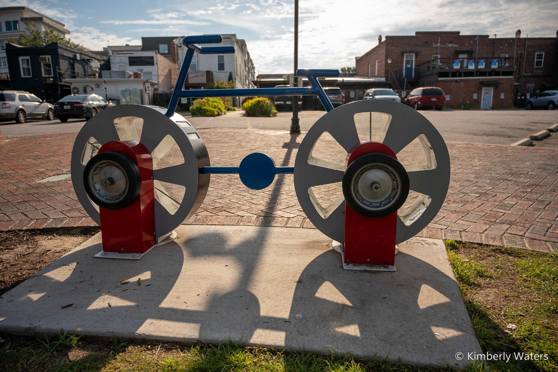 Zoetrope-cycle - artist: Jarod Charzewski