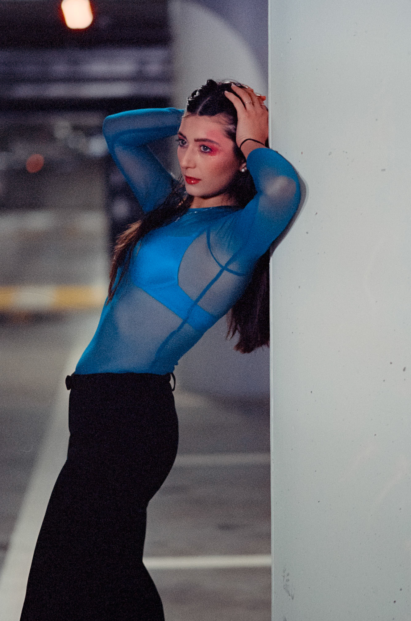 Canon Canon EOS 1V | Canon EF85mm f/1.8 USM | Cinestill 800T 800Scanned with Nikon LS-5000 | Nikon SA-21Home developed in Cinestill Cs41 | 3:45 @ 39 °C | Stick AgitationNegative Lab Pro v3.0.2 | Color Model: Frontier | Pre-Sat: 3 | Tone Profile: LAB - Standard | WB: Auto-Neutral | LUT: Frontier