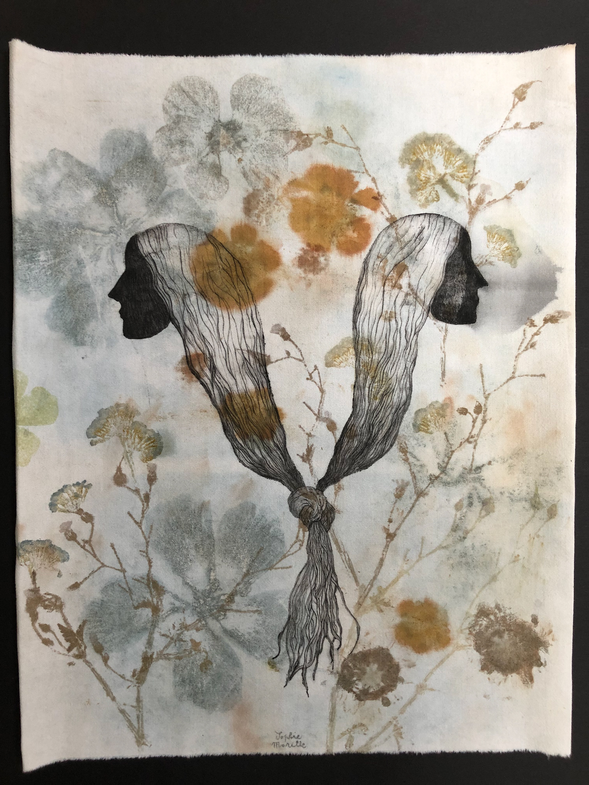 Les prisonnières 2. 2022. Gravue sur rhénalon imprimée sur tissu teint en écoprint.