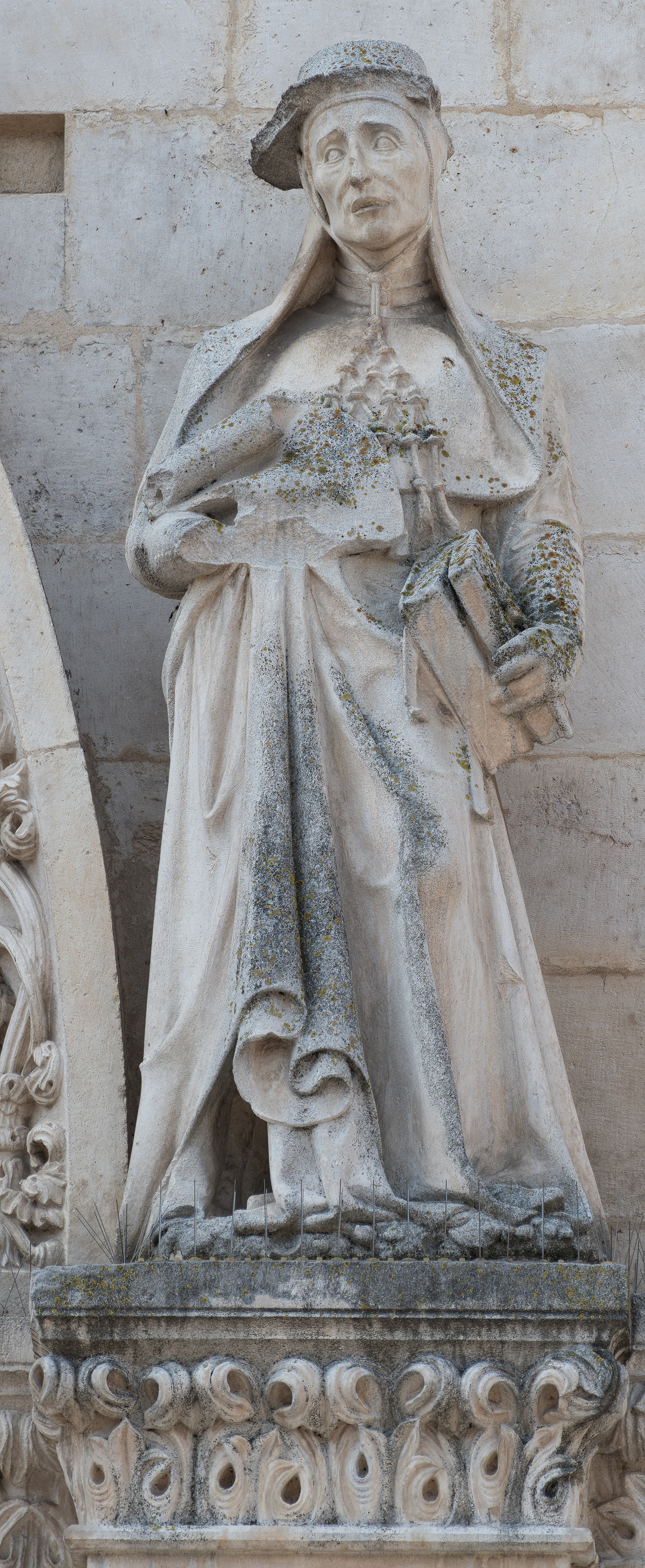 Sulmona Palazzo Annunziata Porta dell'orologio XVIe s.