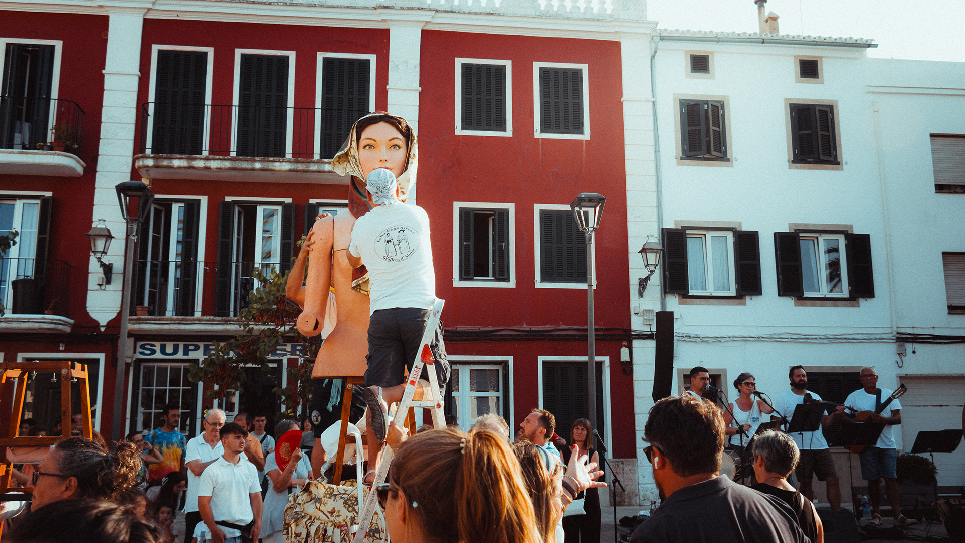 Retrato profesional de los gigantes de Alaior en estilo cinematográfico por Foto Nueve