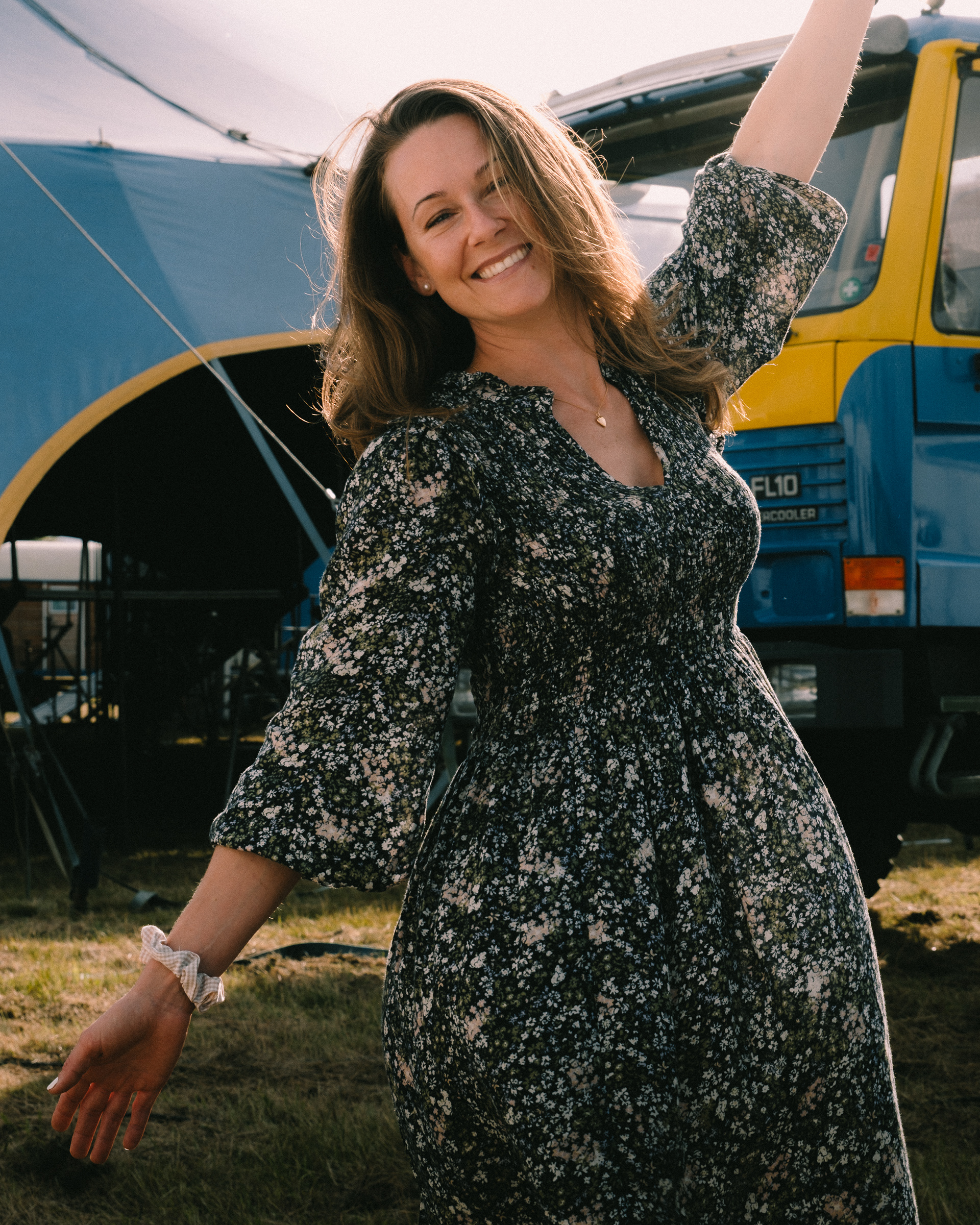 Retrato profesional de mujer en estilo cinematográfico por Foto Nueve