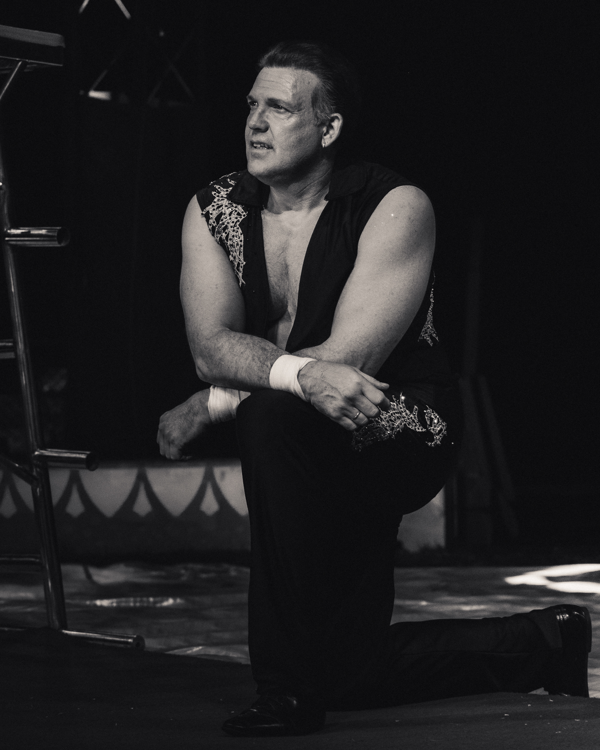 Retrato profesional de hombre en estilo cinematográfico por Foto Nueve