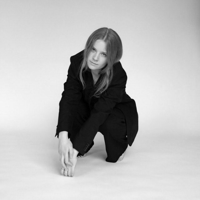 Emma Beukelman - singer/songwriter