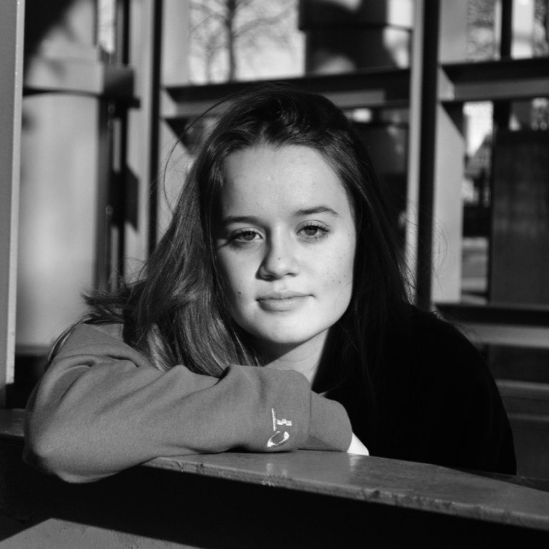 Zoë Verheul - production assistant