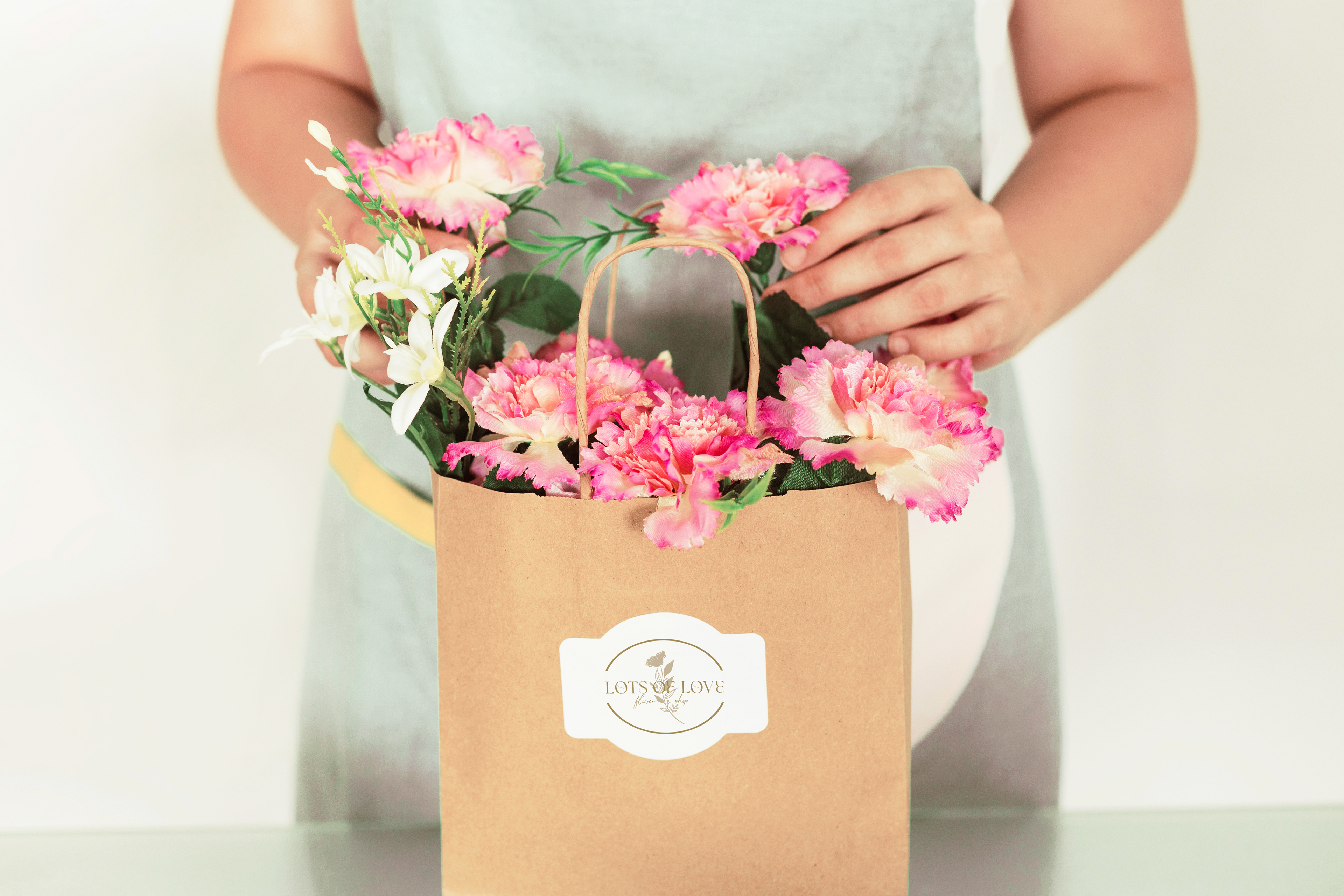 BRANDING / logo + any extras for a flower shop