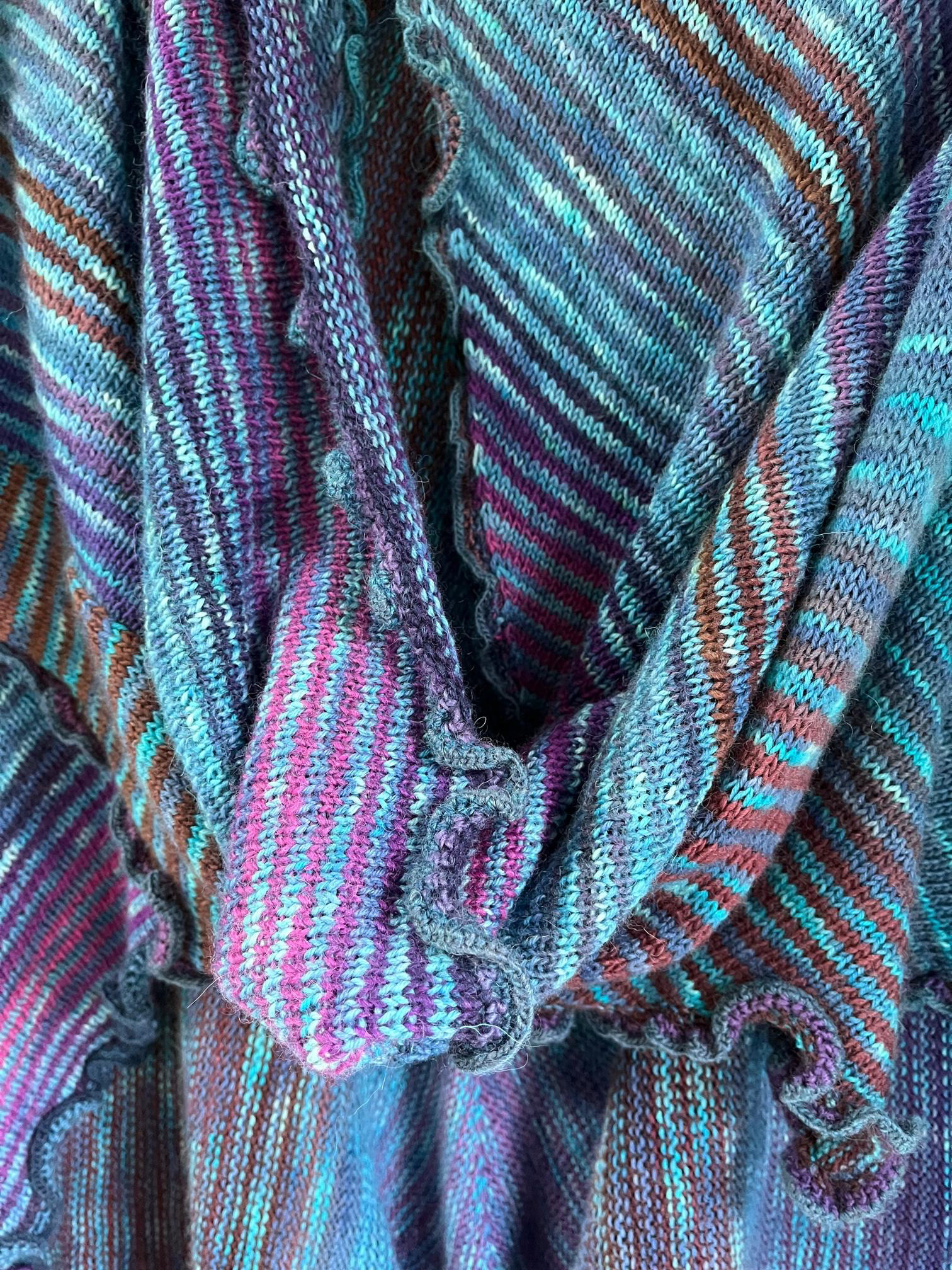 Lounge Knitting by The Art of Mindset