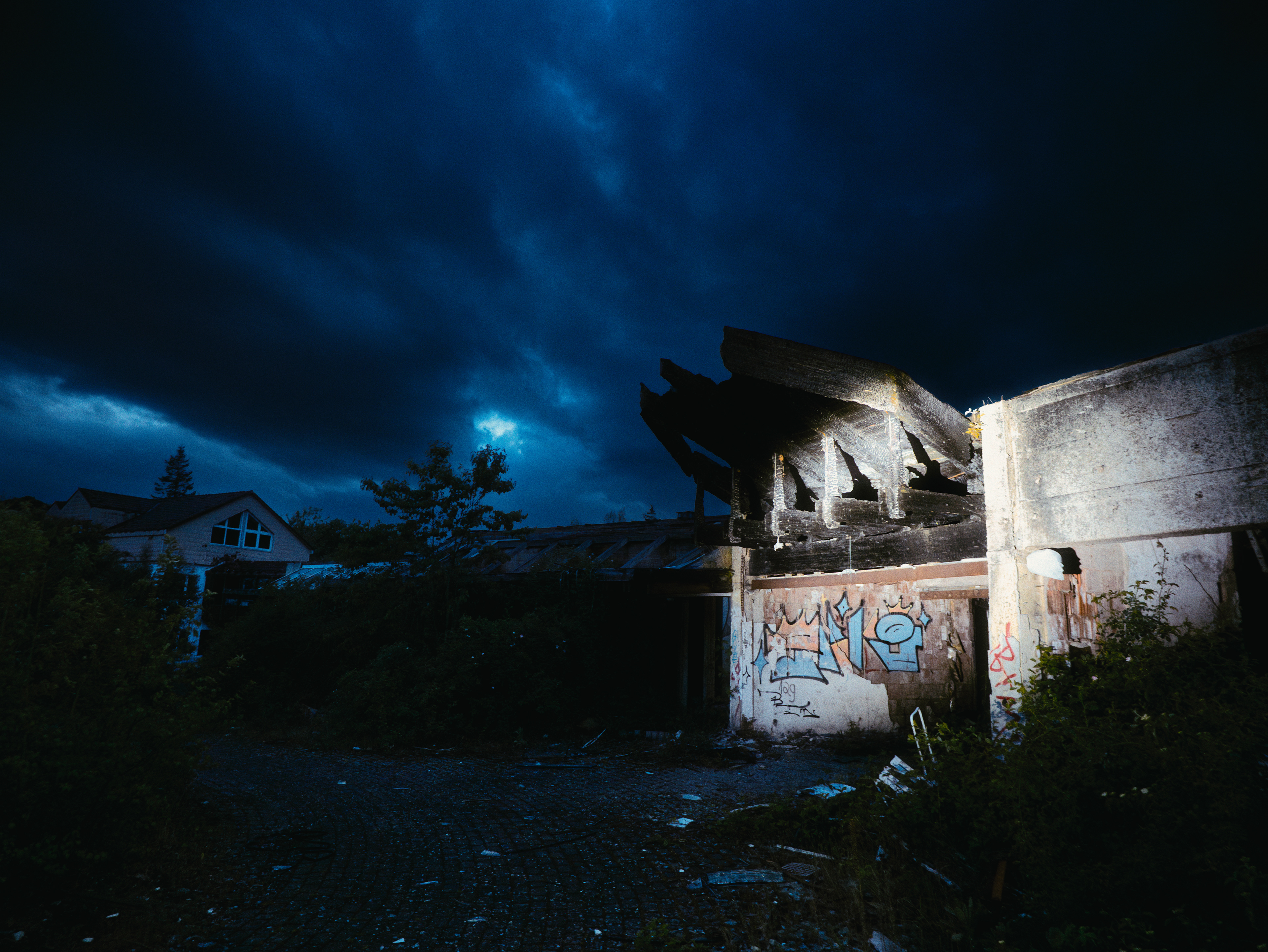 Lost Place Reha-Klinik Neukirchen verbrannt Einfang