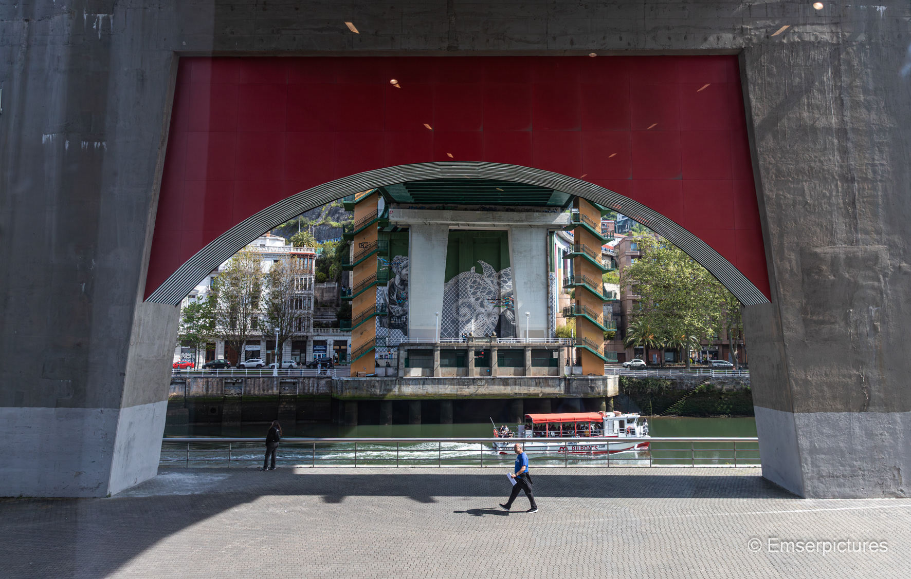 unter der Brücke Puente de la Salve