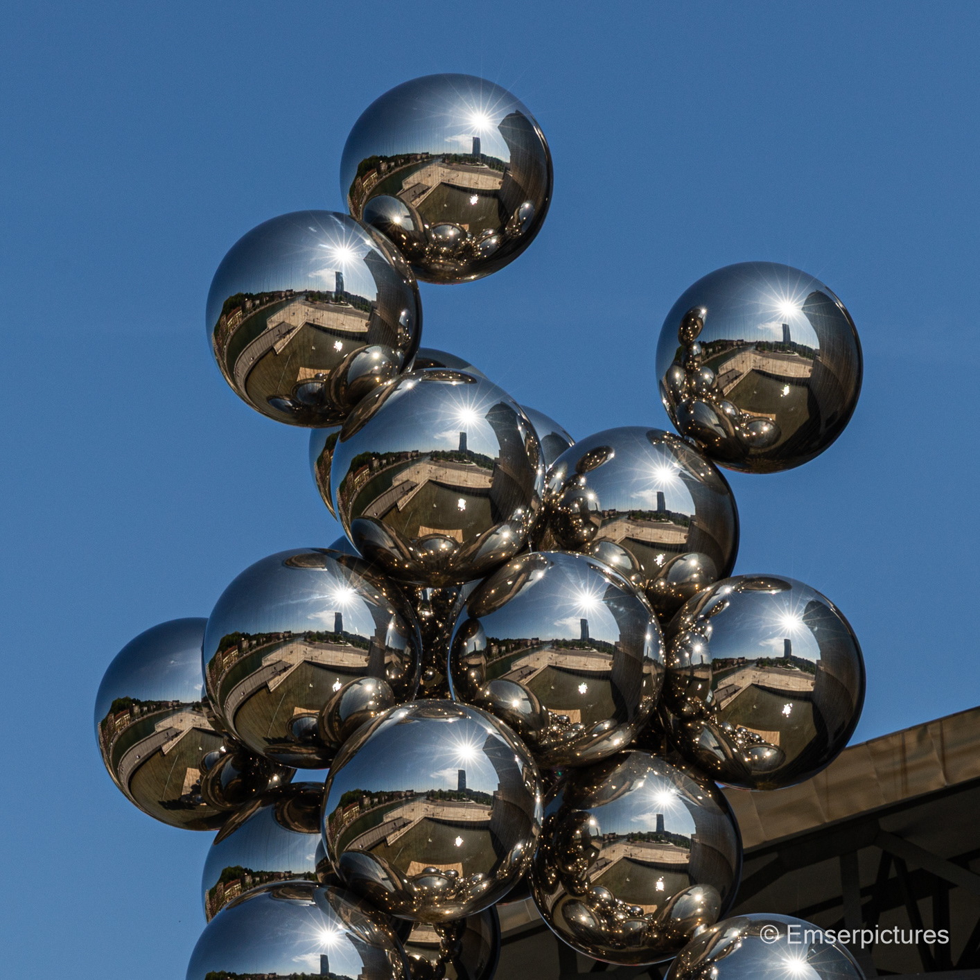 Guggenheim-Museum: Anish Kapoors „Tall Tree and the Eye“