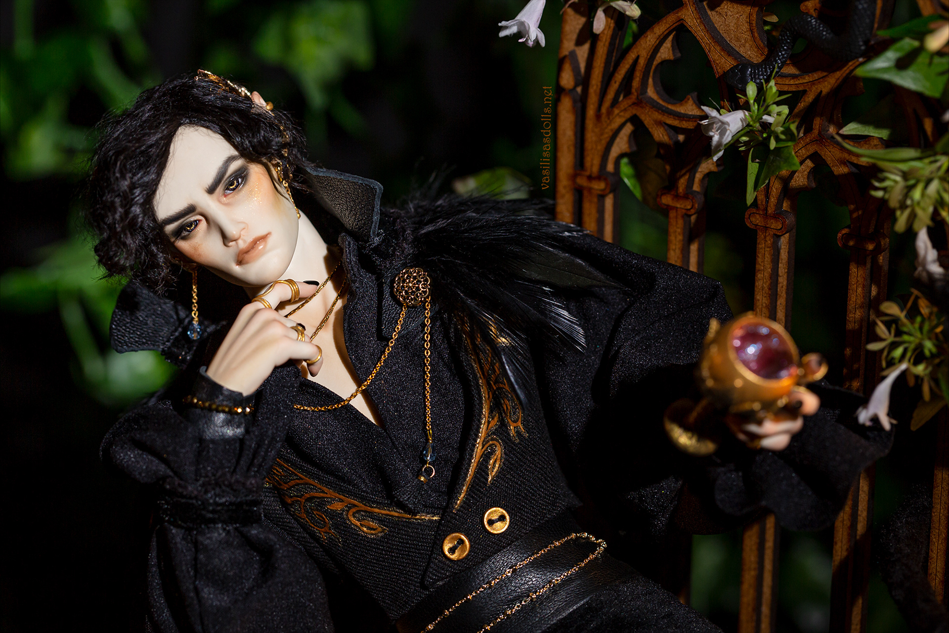 Cardan Greenbriar is an OFFICIAL Art doll, Based on The Folk of the Air series by Holly Black Design ©Holly Black   Photo by @makemereal.dolls (IG) Edited by Vasilisa's Dolls