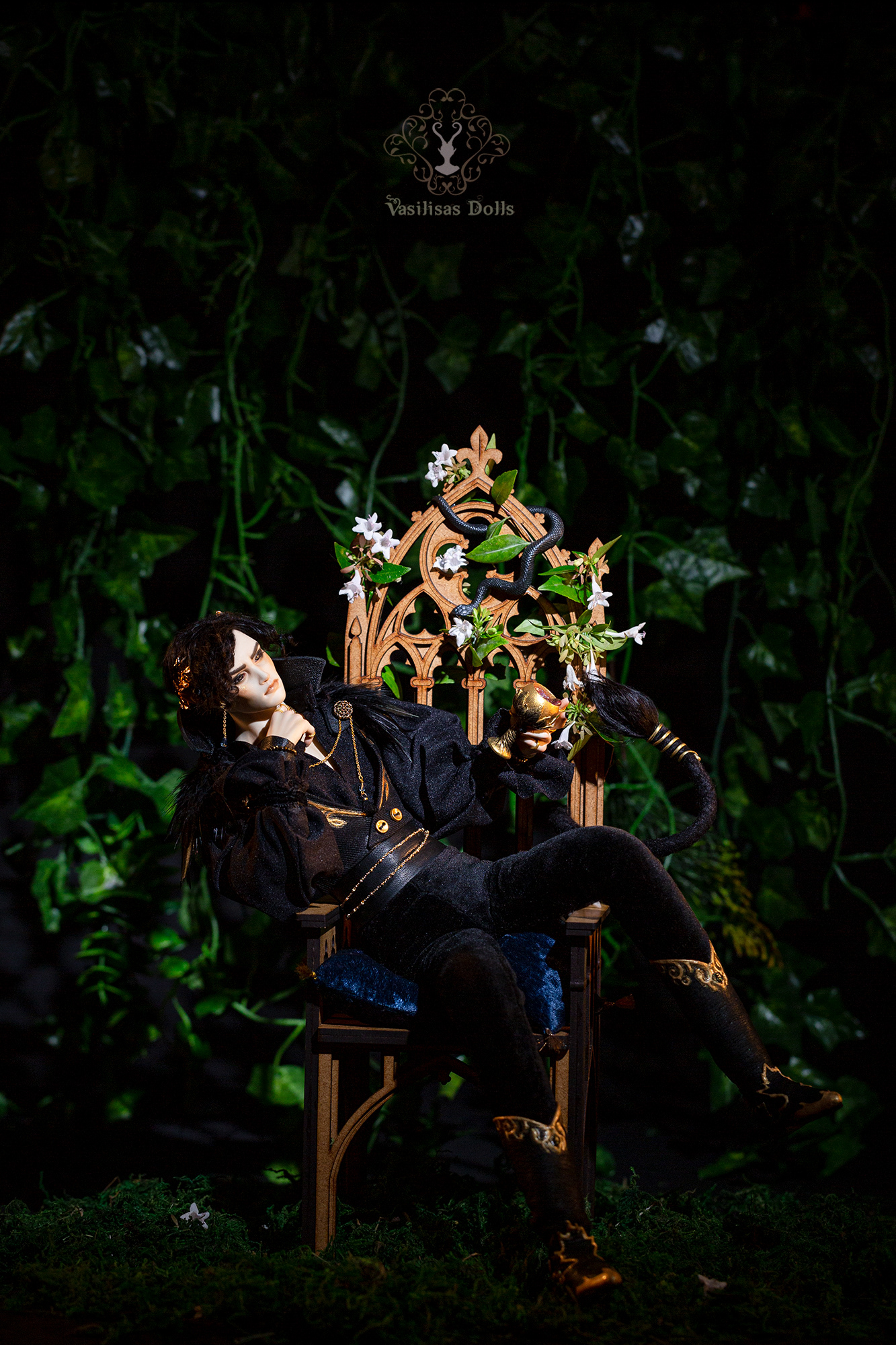 Cardan Greenbriar is an OFFICIAL Art doll, Based on The Folk of the Air series by Holly Black Design ©Holly Black Photo by @makemereal.dolls (IG) Edited by Vasilisa's Dolls