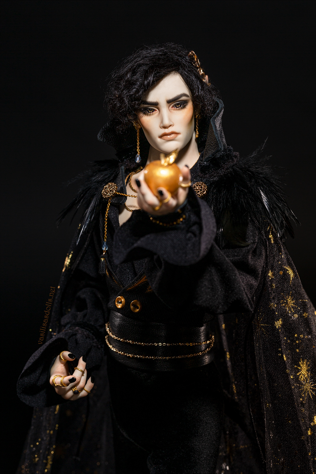 Cardan Greenbriar is an OFFICIAL Art doll, Based on The Folk of the Air series by Holly Black Design ©Holly Black   Photo by @makemereal.dolls (IG) Edited by Vasilisa's Dolls