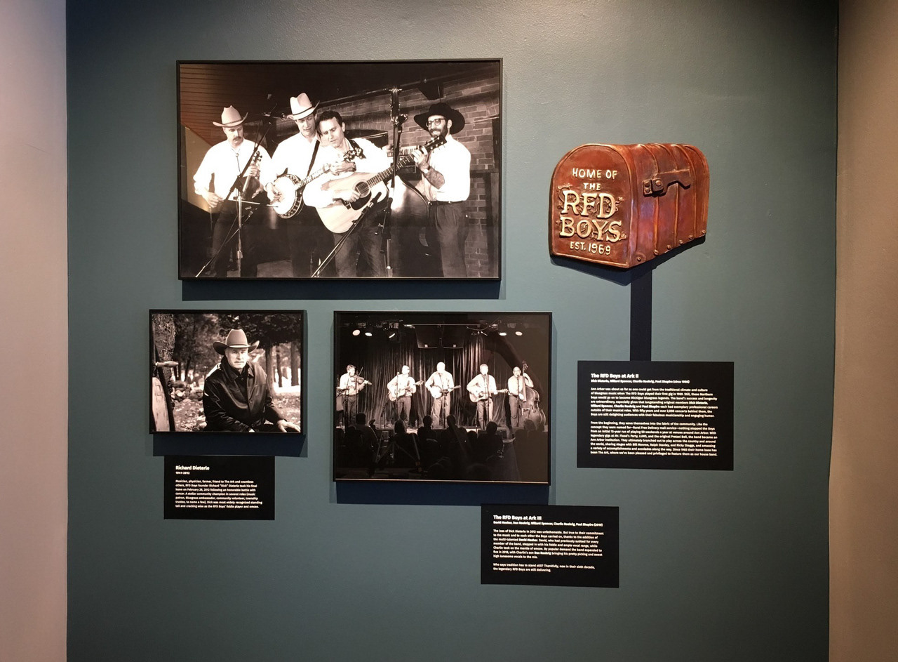 Wall displays, art direction & design. Derek Rainy, sculpture. McKillop casting. Grafaktri, installation.