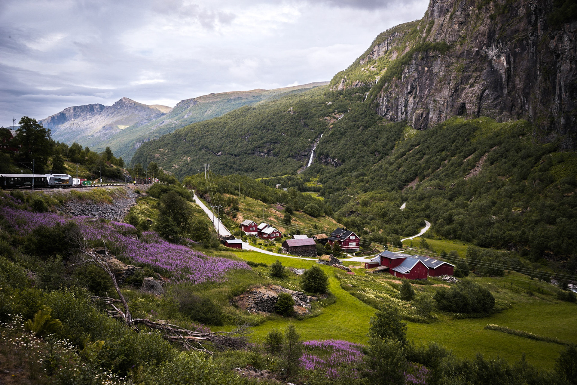 Dorf in den norwegischen Bergen