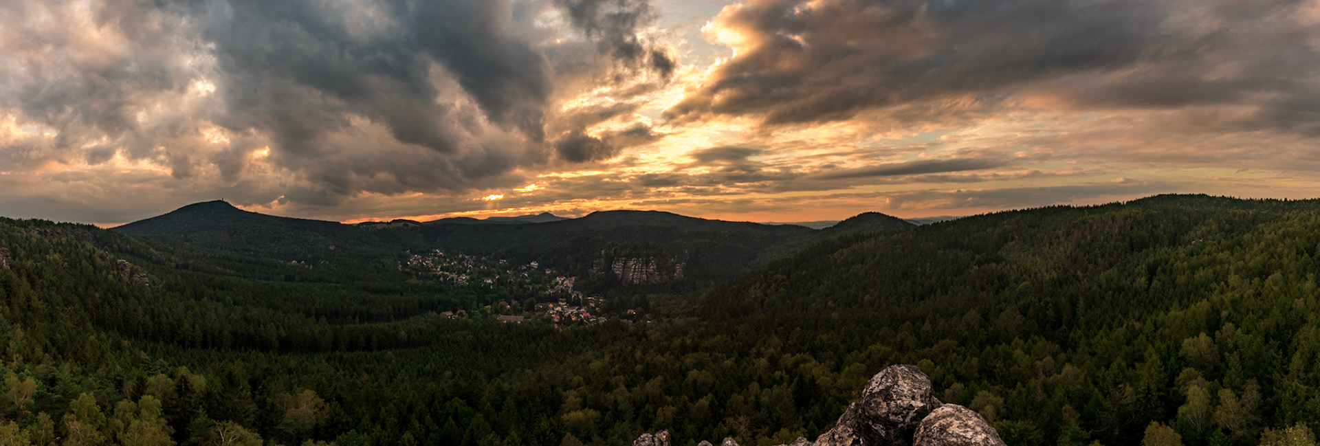 Blick vom Scharfenstein auf Oybin
