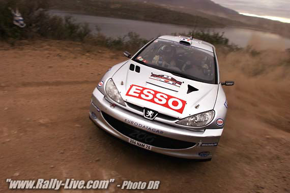 Camera:   DCS520CSerial #: K520C-01941Width:    1728Height:   1152Date:  12/05/00Time:   14:50:08DCS5XX ImageFW Ver:   3.0.14TIFF ImageLook:   ProductAntialiasing Filter:  RemovedCounter:    [20917]ISO Speed:  200Aperture:  f5.0Shutter:  1/250Max Aperture:  f2.8Min Aperture:  f22Exposure Mode:  Shutter priority AE (Tv)Compensation:  -0.3Flash Compensation:  +0.0Meter Mode:  EvaluativeFlash Mode:  No flashDrive Mode:  ContinuousFocus Mode:  ManualFocus Point:  --o--Focal Length (mm):  17White balance: AutoTime: 14:50:08.266