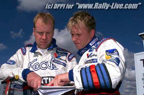 WRC 2000 - ARGENTINA RALLY 000514  -  PHOTO: DPPI / FRANCOIS BAUDINPHIL MILLS (GBR) FORD FOCUS WRCPETER SOLBERG (NED) FORD FOCUS WRC