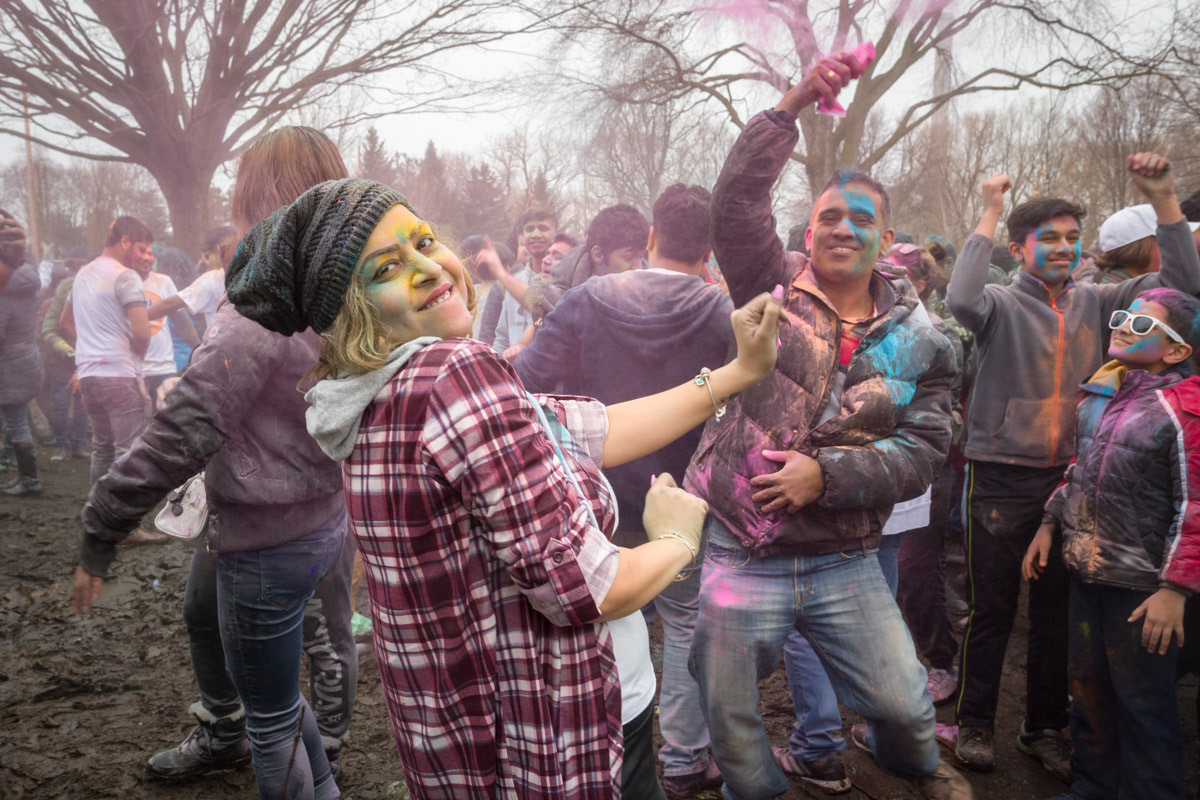 Holi Groove